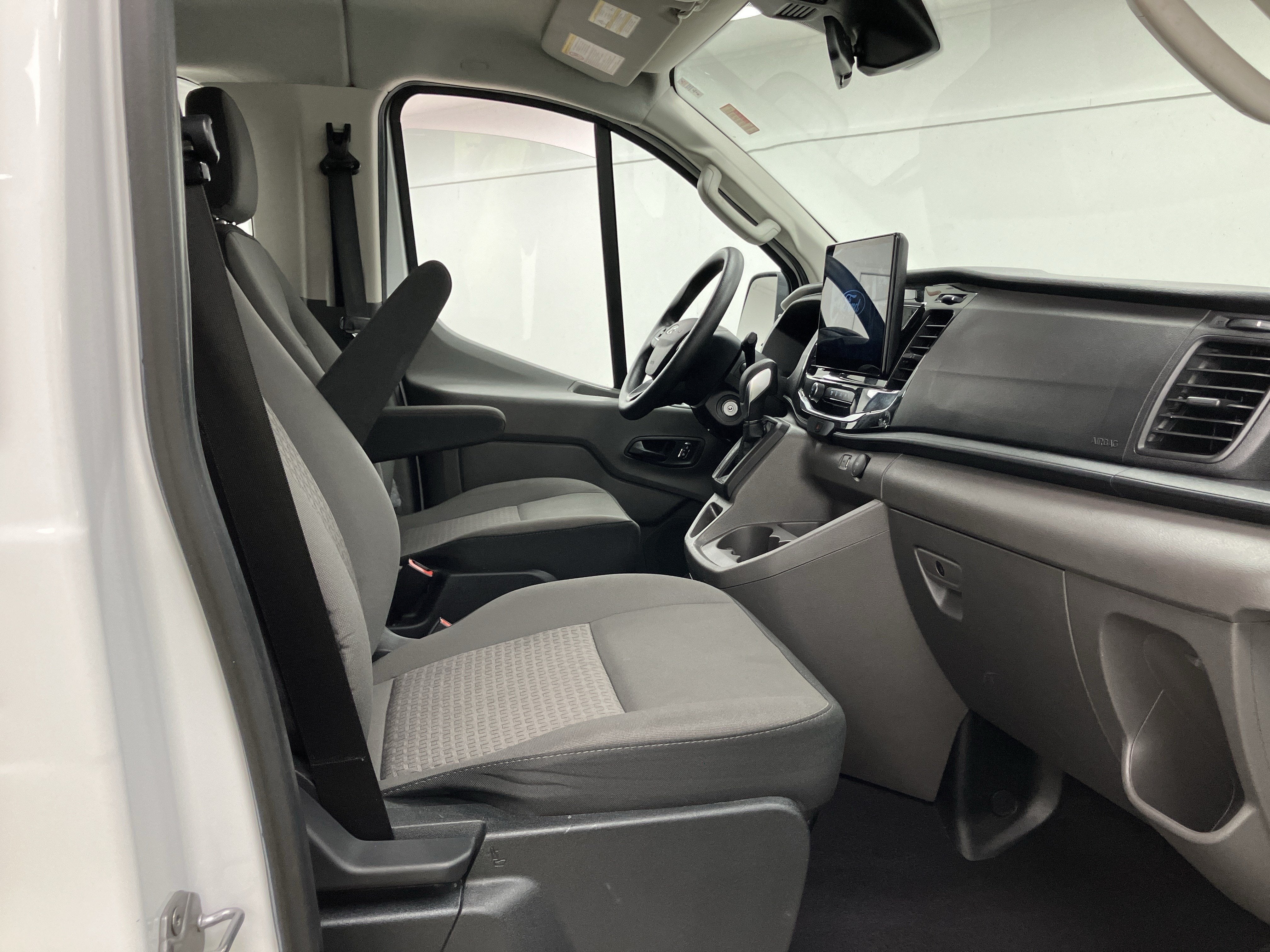 2024 Ford Transit Passenger Wagon T-350 148 LOW ROOF XL RW