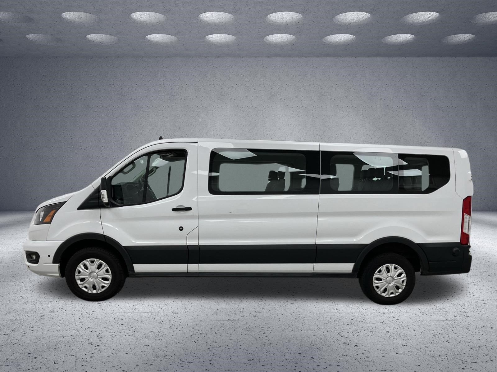 2024 Ford Transit Passenger Wagon T-350 148 LOW ROOF XL RW