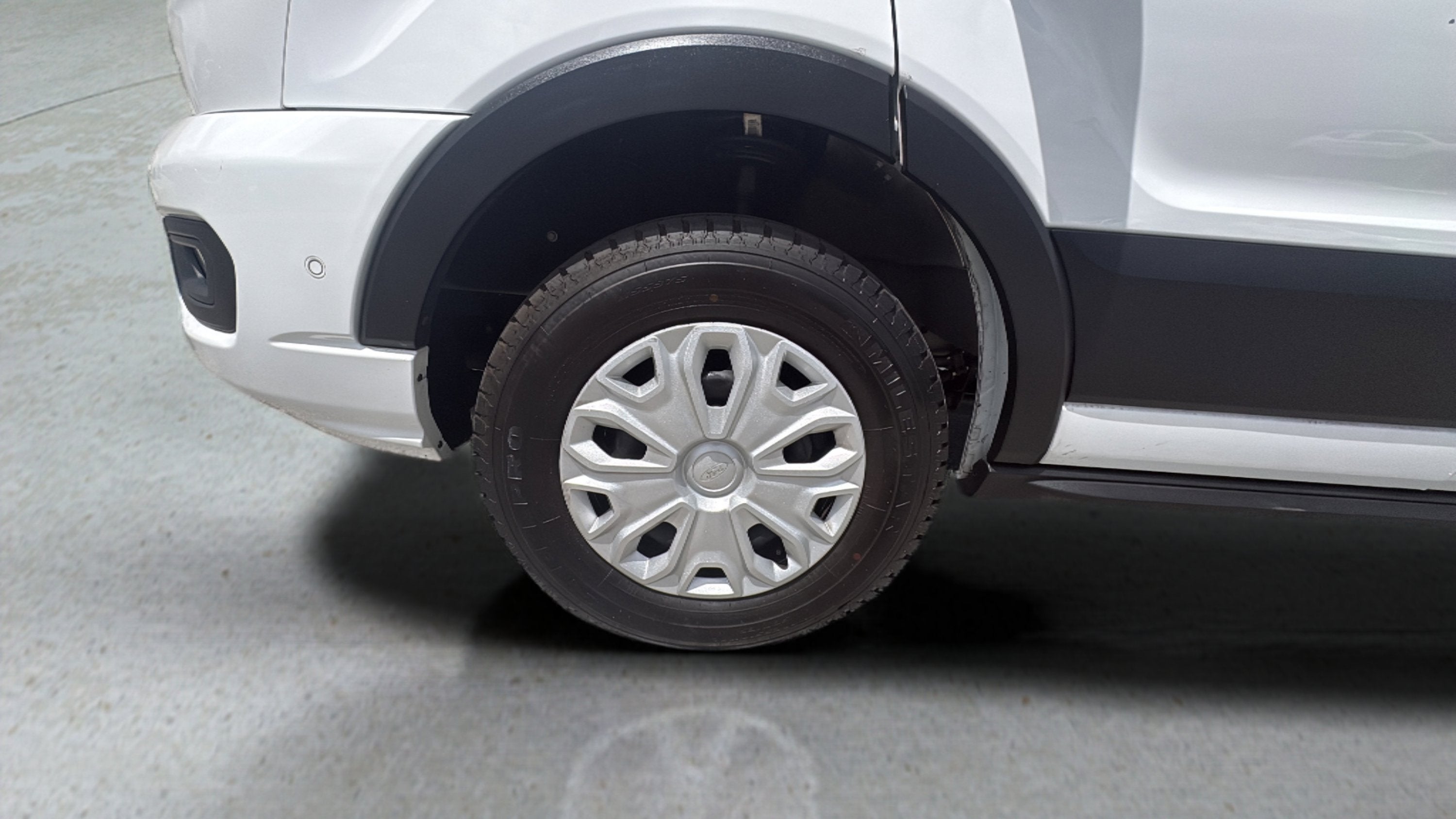 2023 Ford Transit Passenger Wagon T-350 148 LOW ROOF XL RW