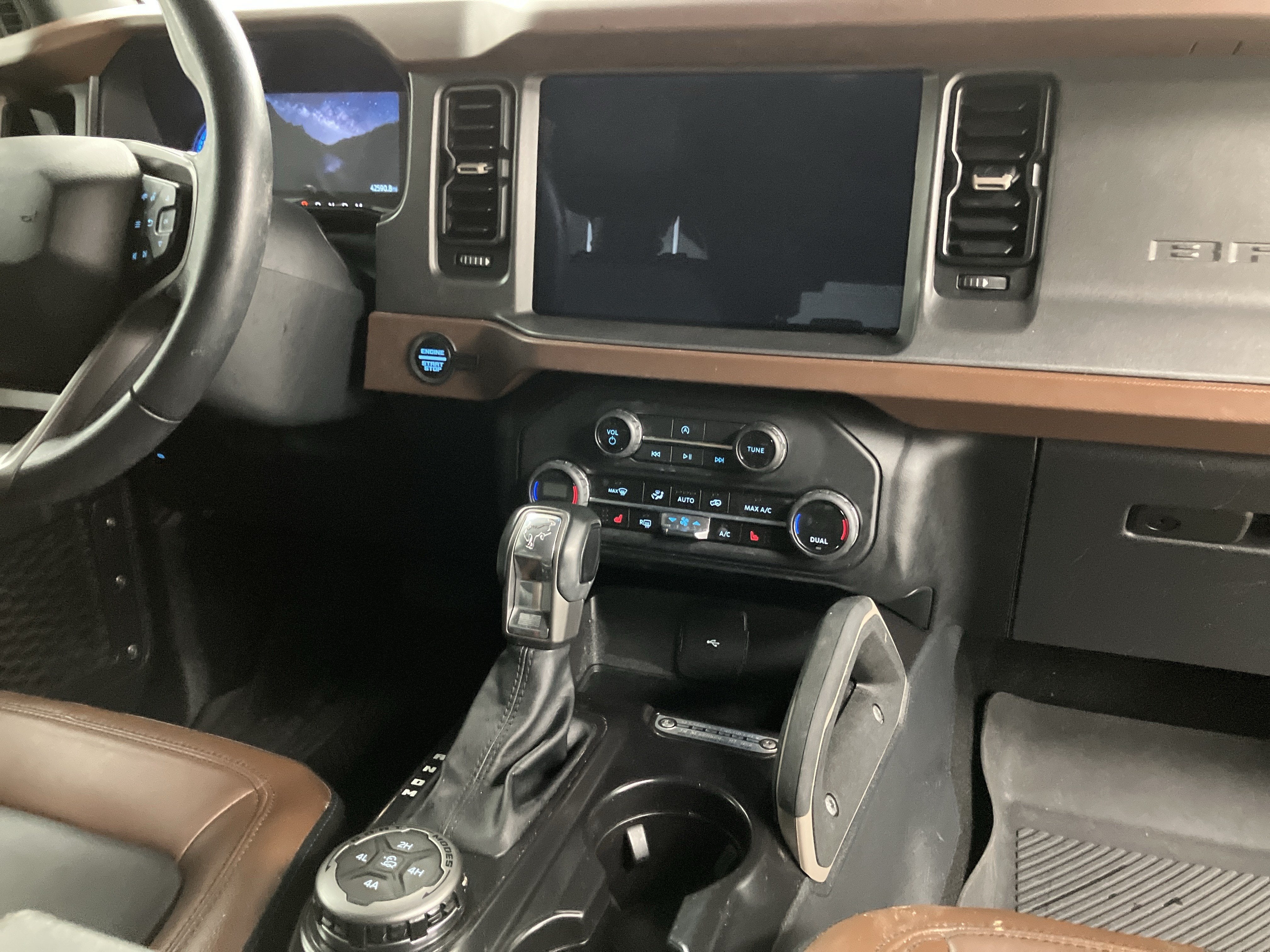2024 Ford Bronco Outer Banks