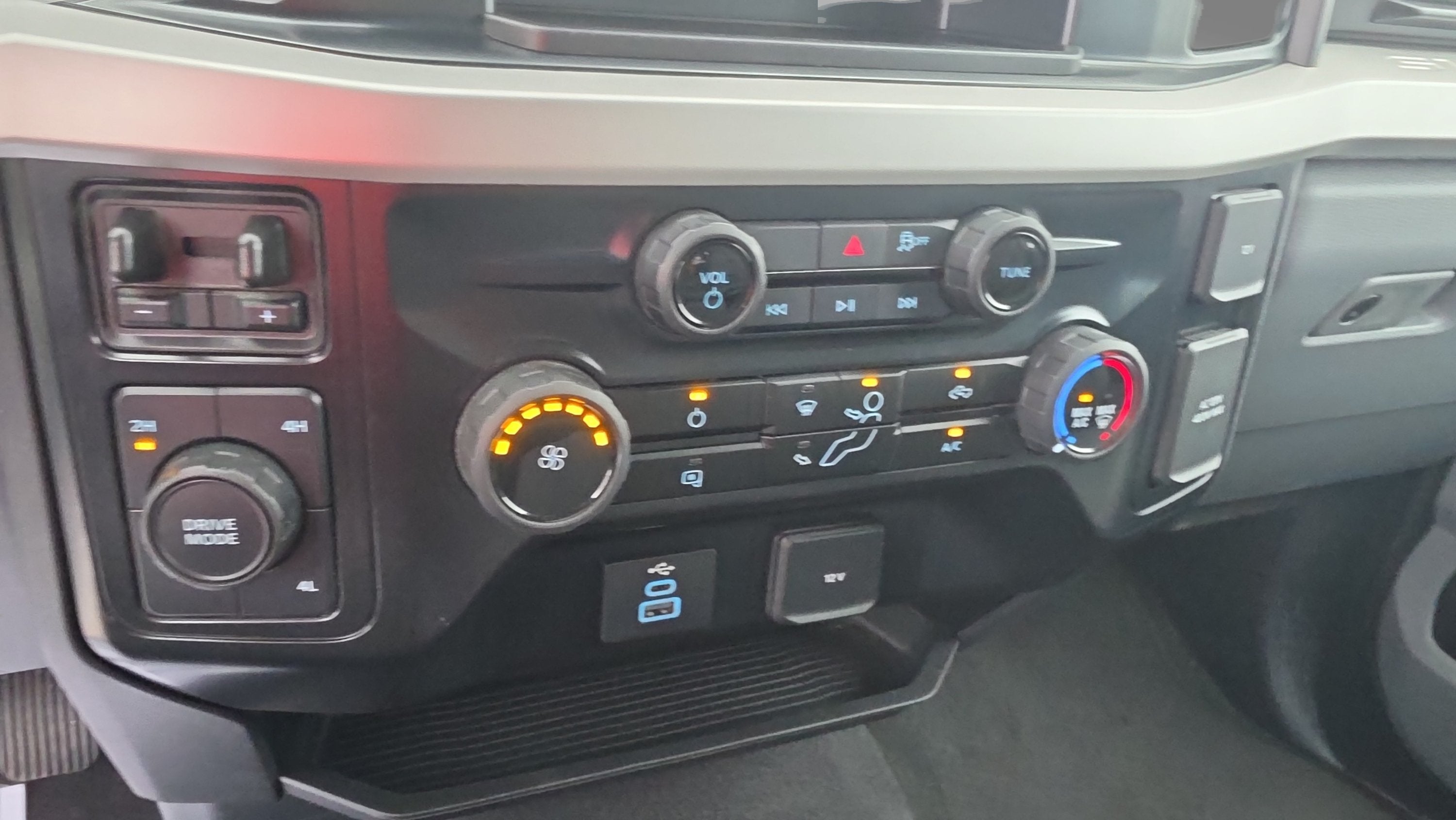 2025 Ford Super Duty F-350 DRW Base