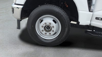 2025 Ford Super Duty F-350 DRW Base