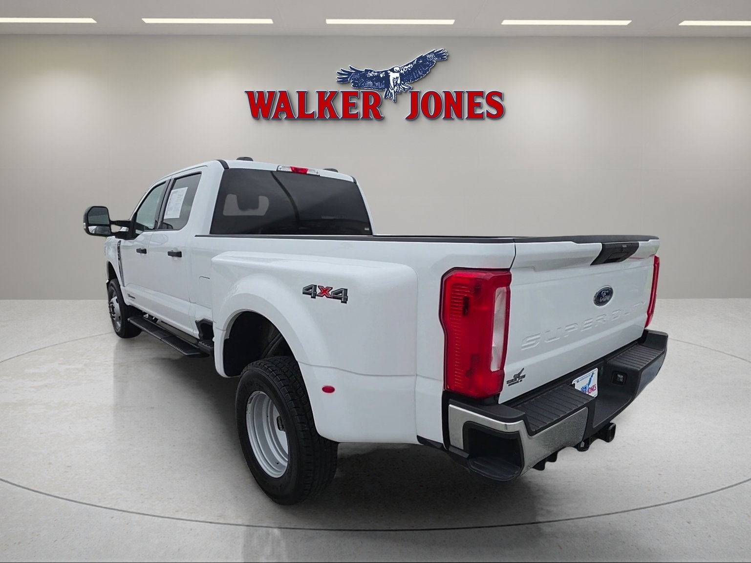 2025 Ford Super Duty F-350 DRW Base