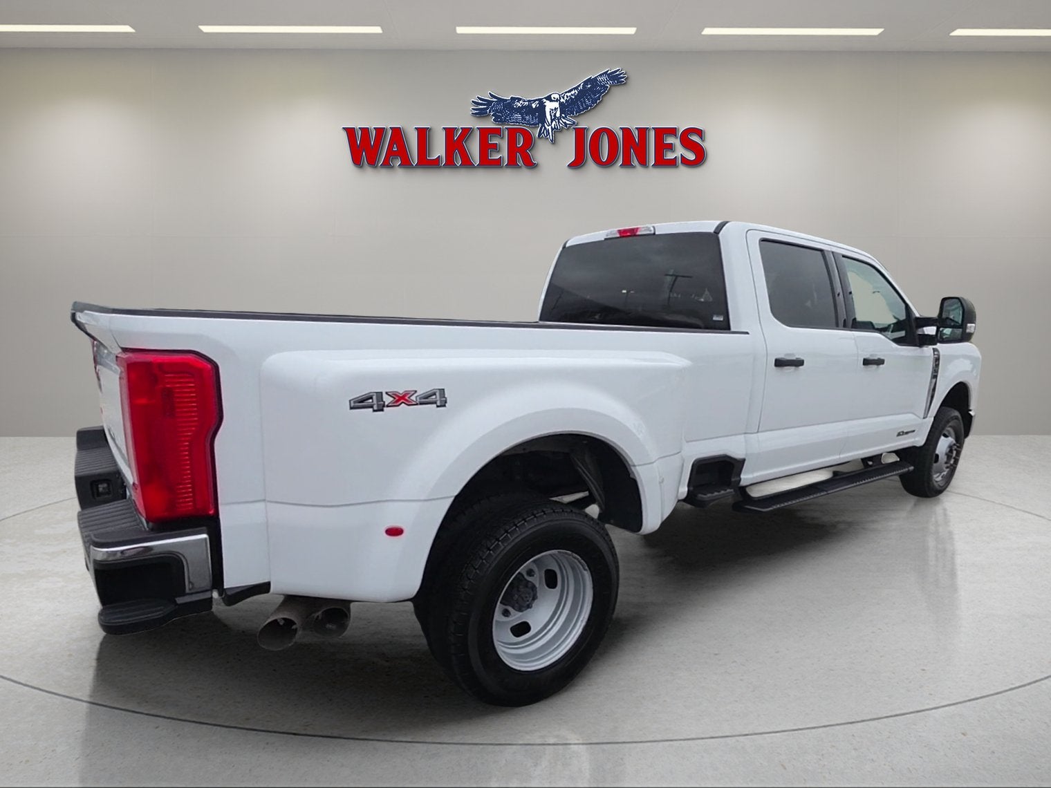 2025 Ford Super Duty F-350 DRW Base