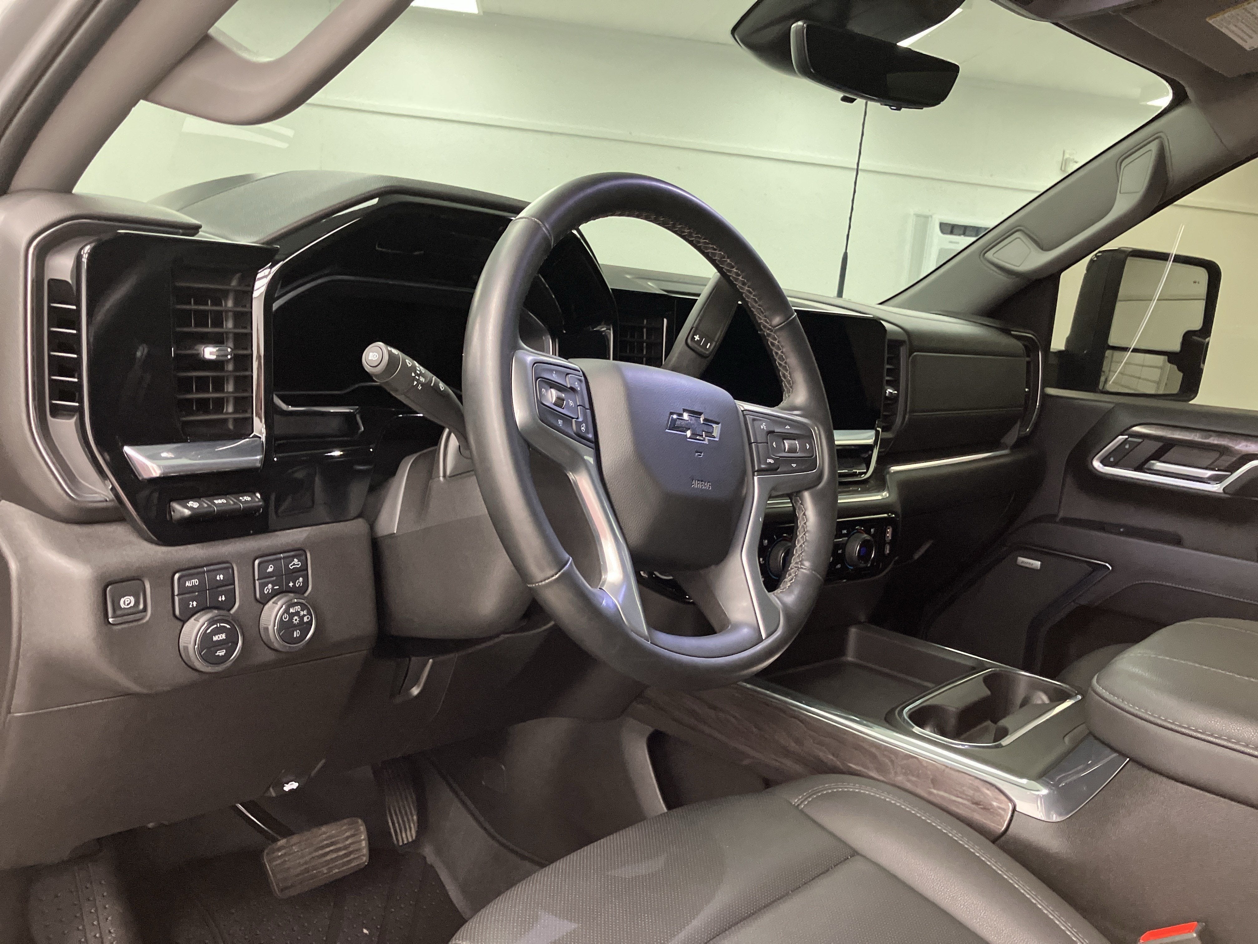 2025 Chevrolet Silverado 2500HD LTZ