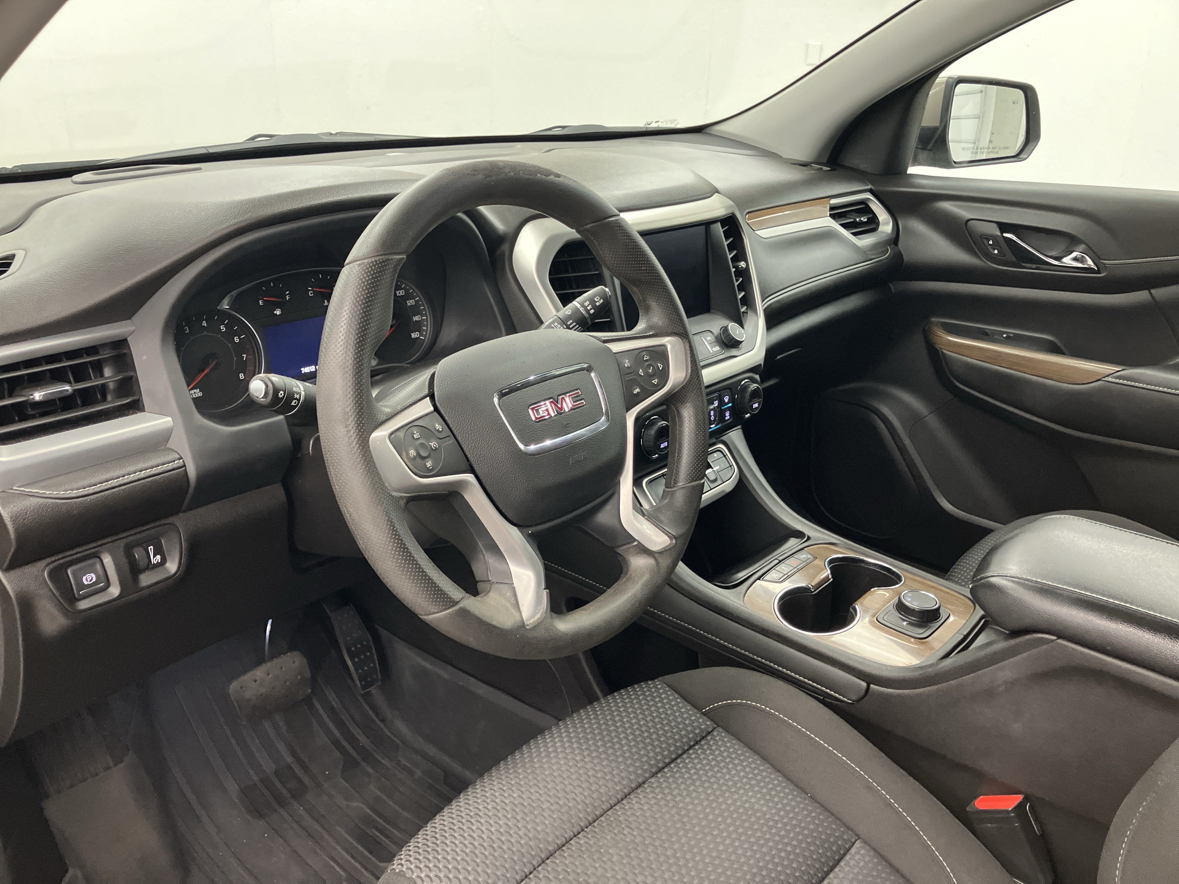 2022 GMC Acadia SLE