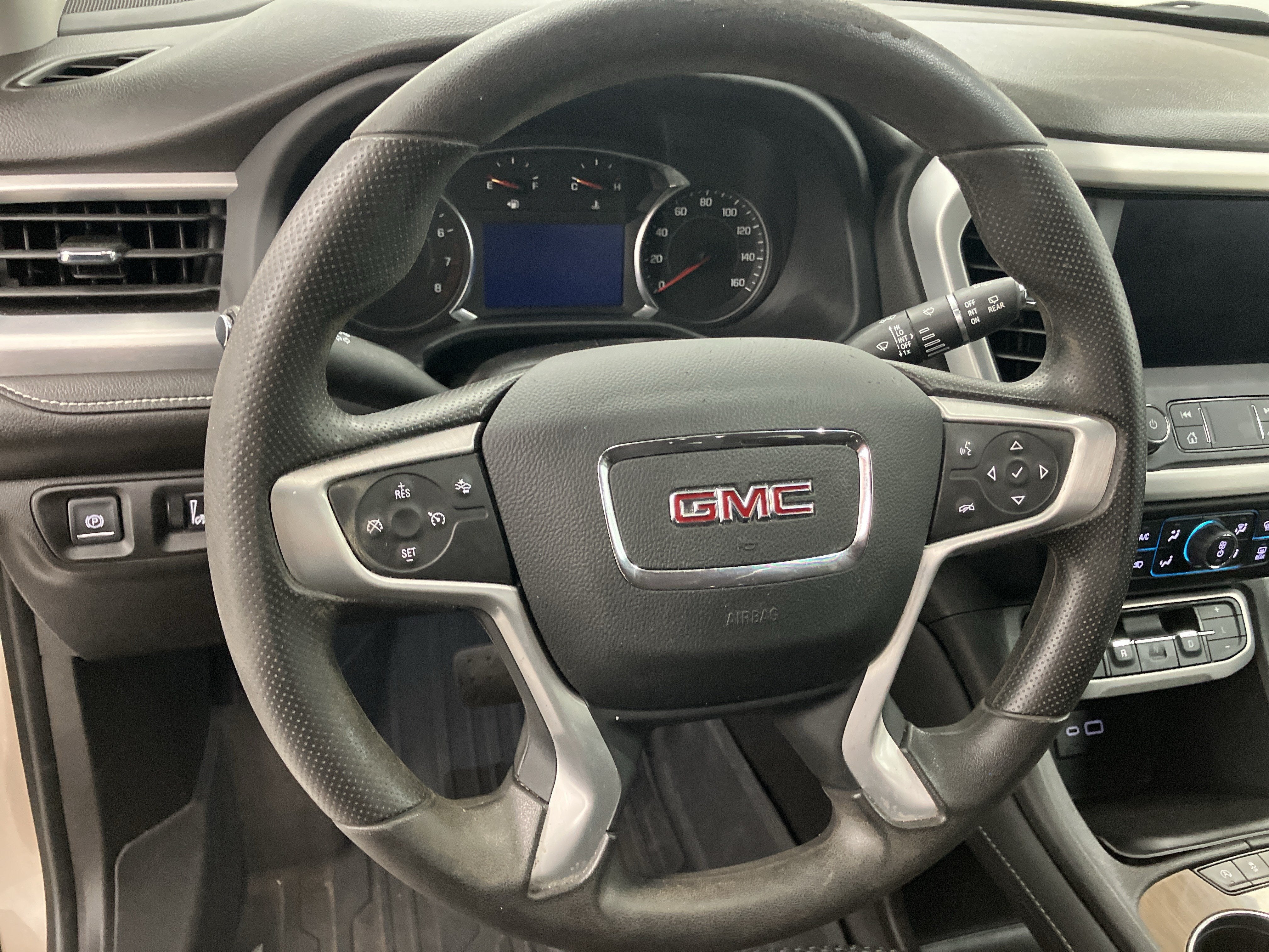 2022 GMC Acadia SLE