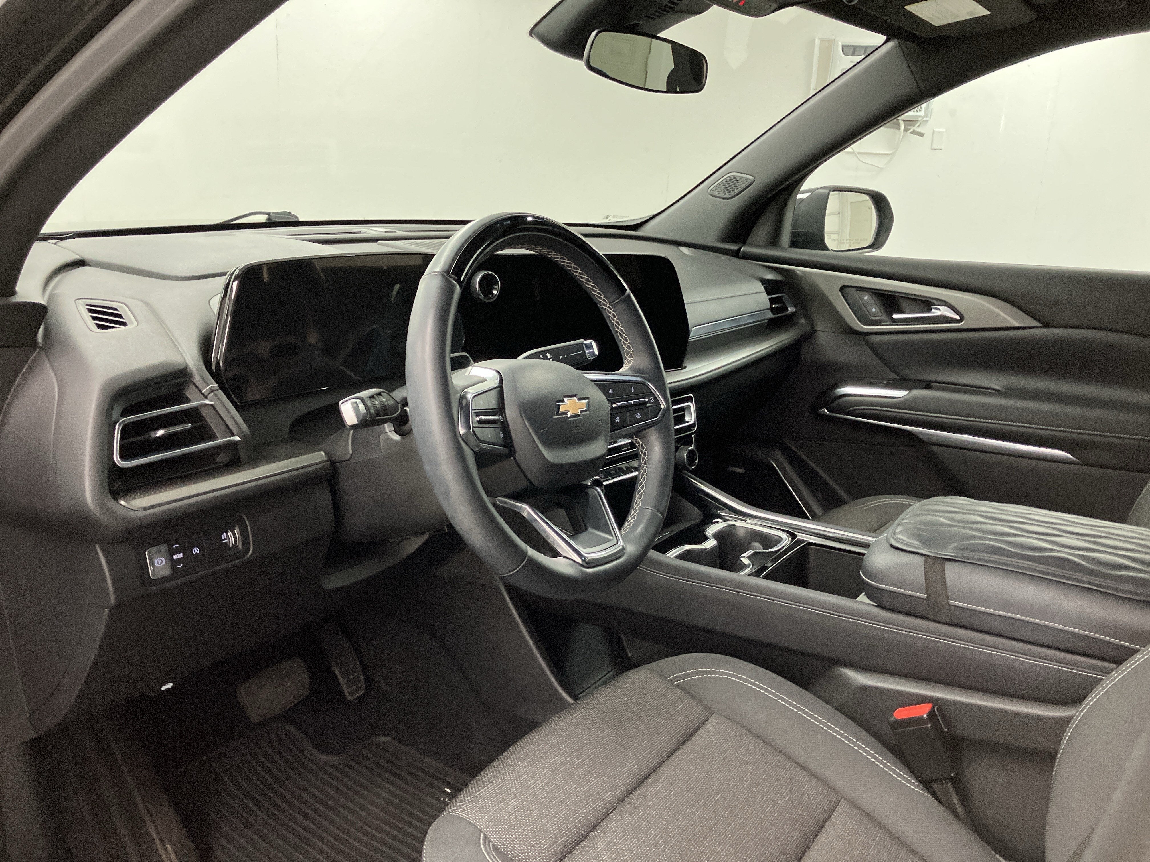 2025 Chevrolet Traverse FWD LT