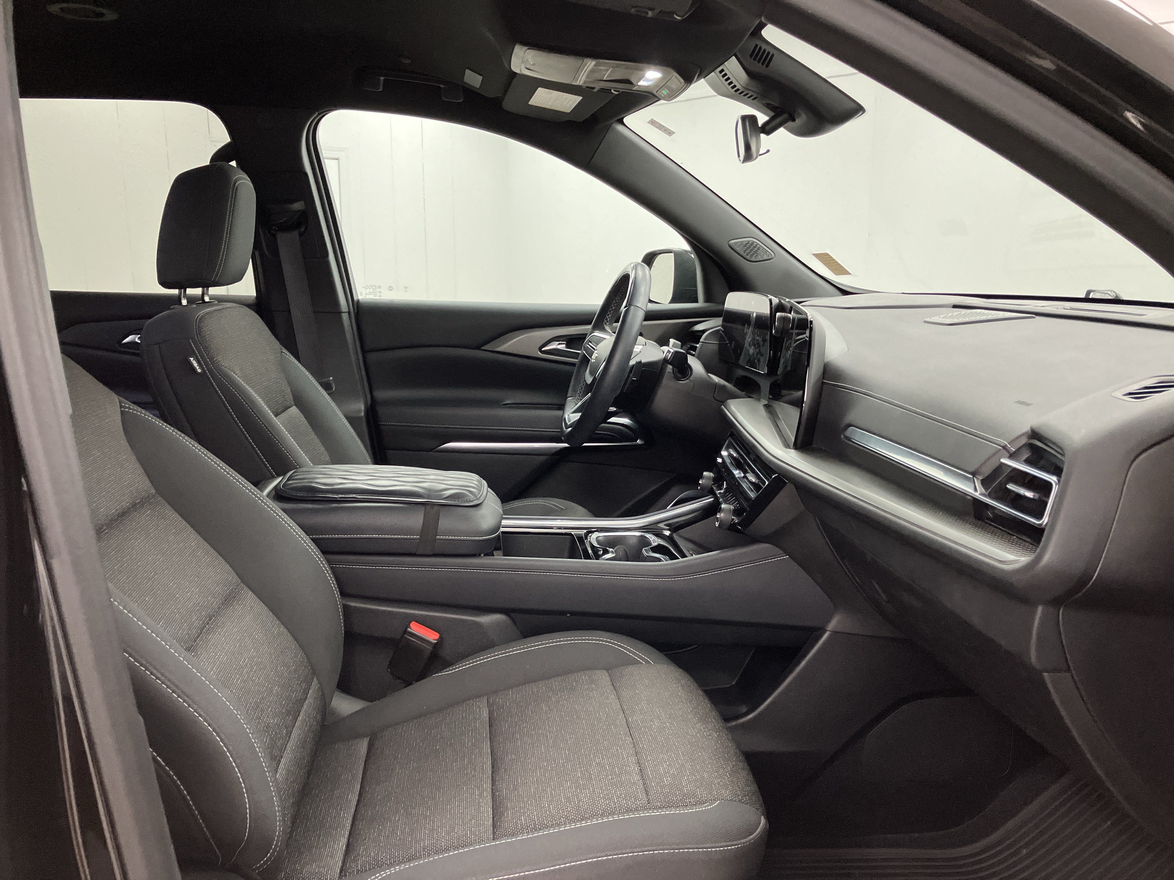 2025 Chevrolet Traverse FWD LT