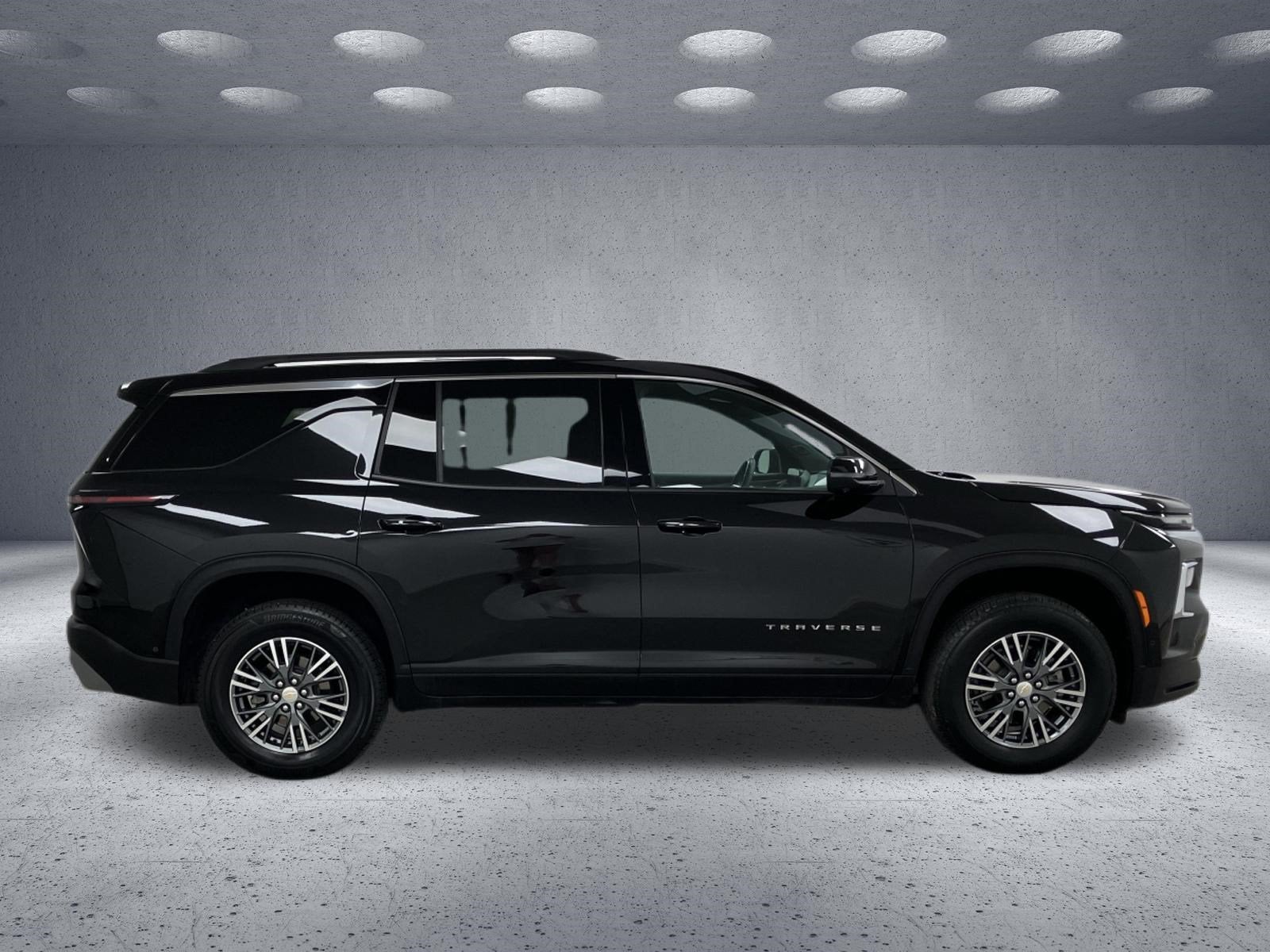2025 Chevrolet Traverse FWD LT