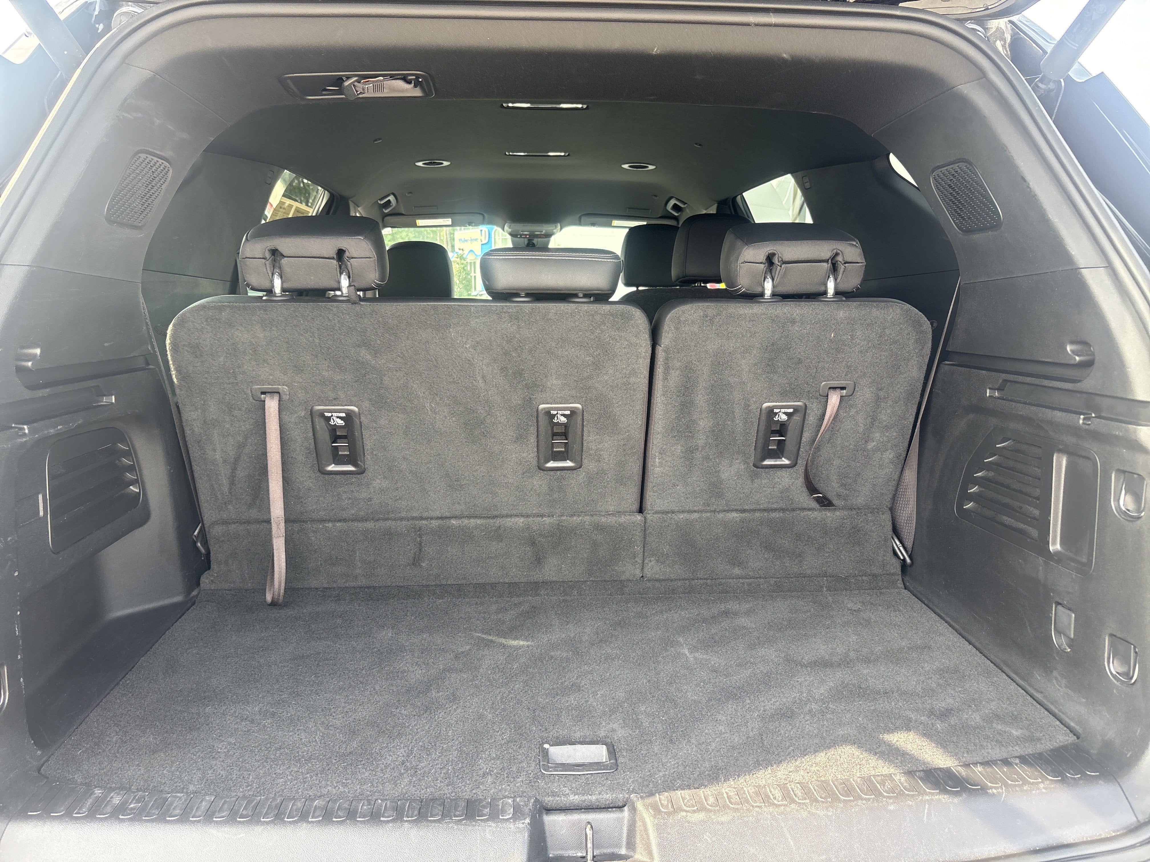 2025 Chevrolet Traverse AWD LT
