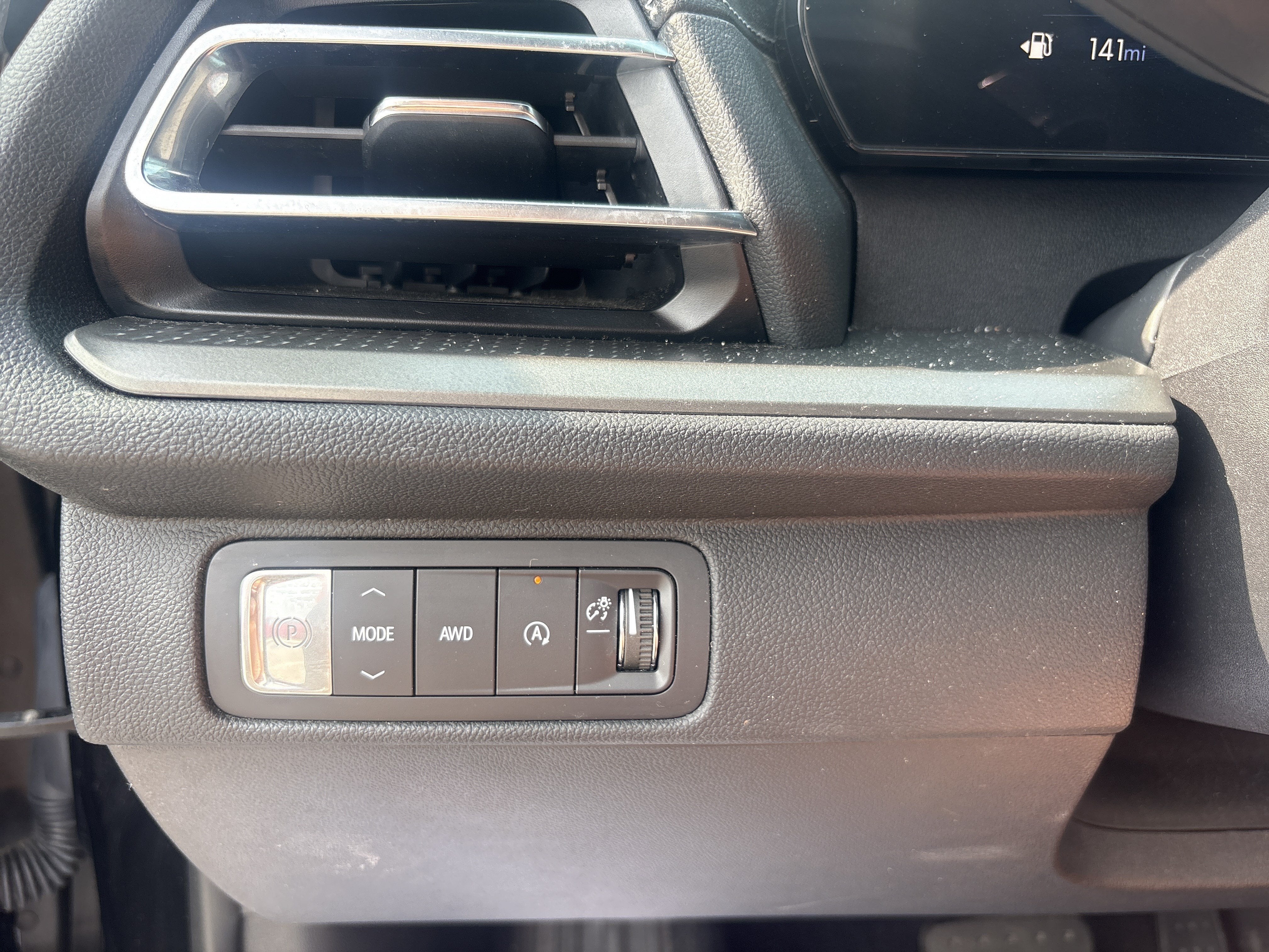 2025 Chevrolet Traverse AWD LT