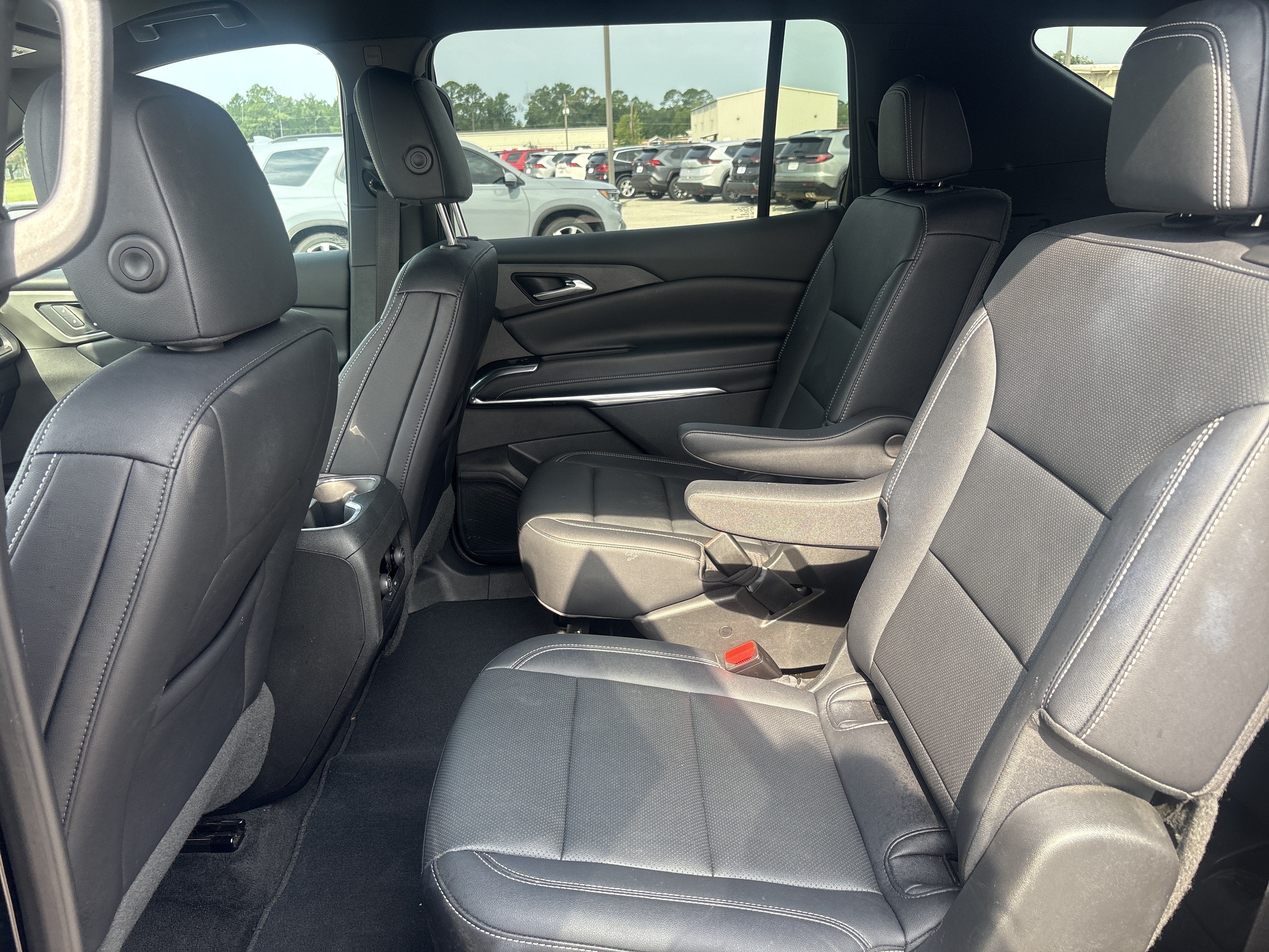 2025 Chevrolet Traverse AWD LT