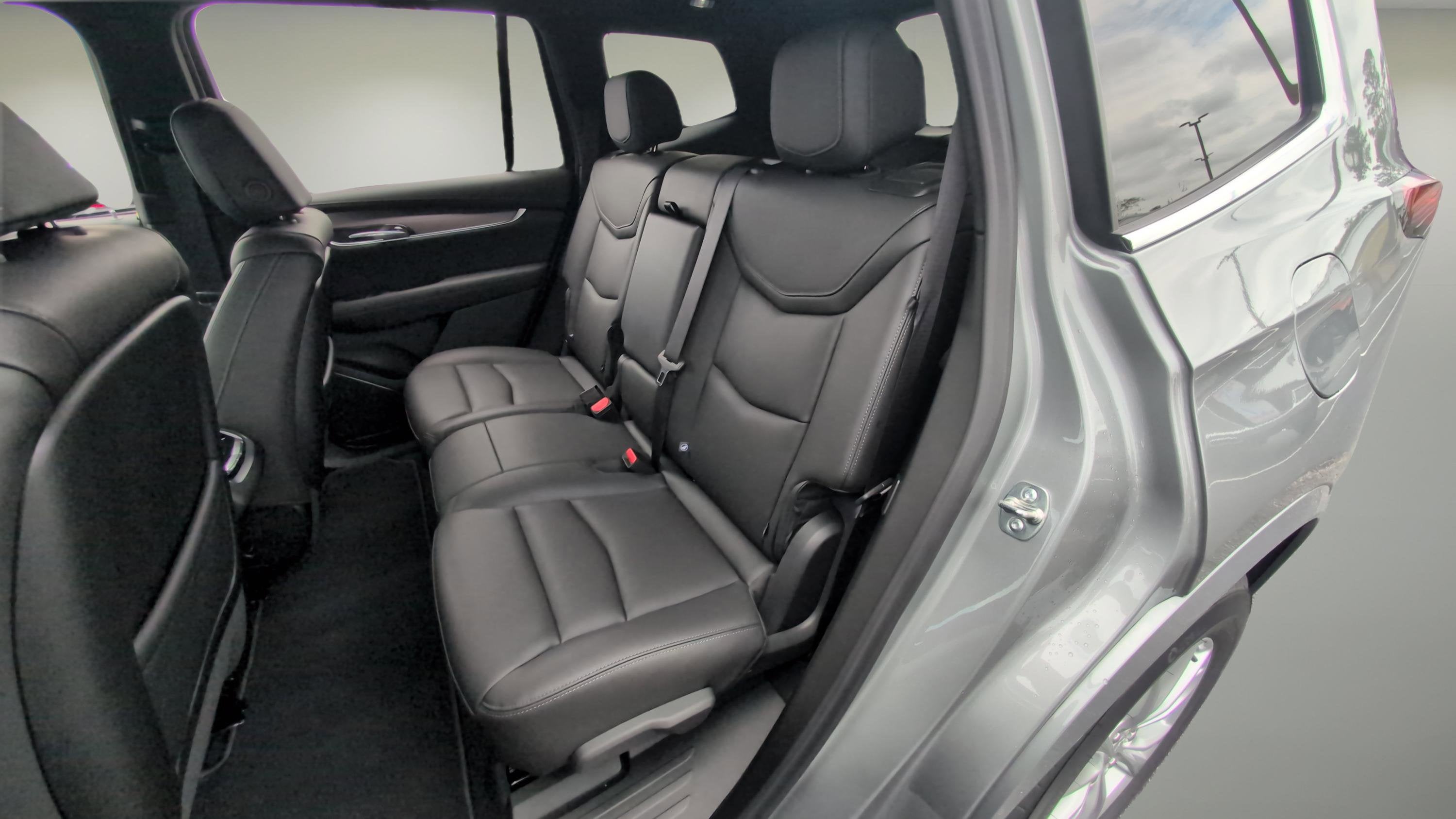 2025 Cadillac XT6 FWD Luxury