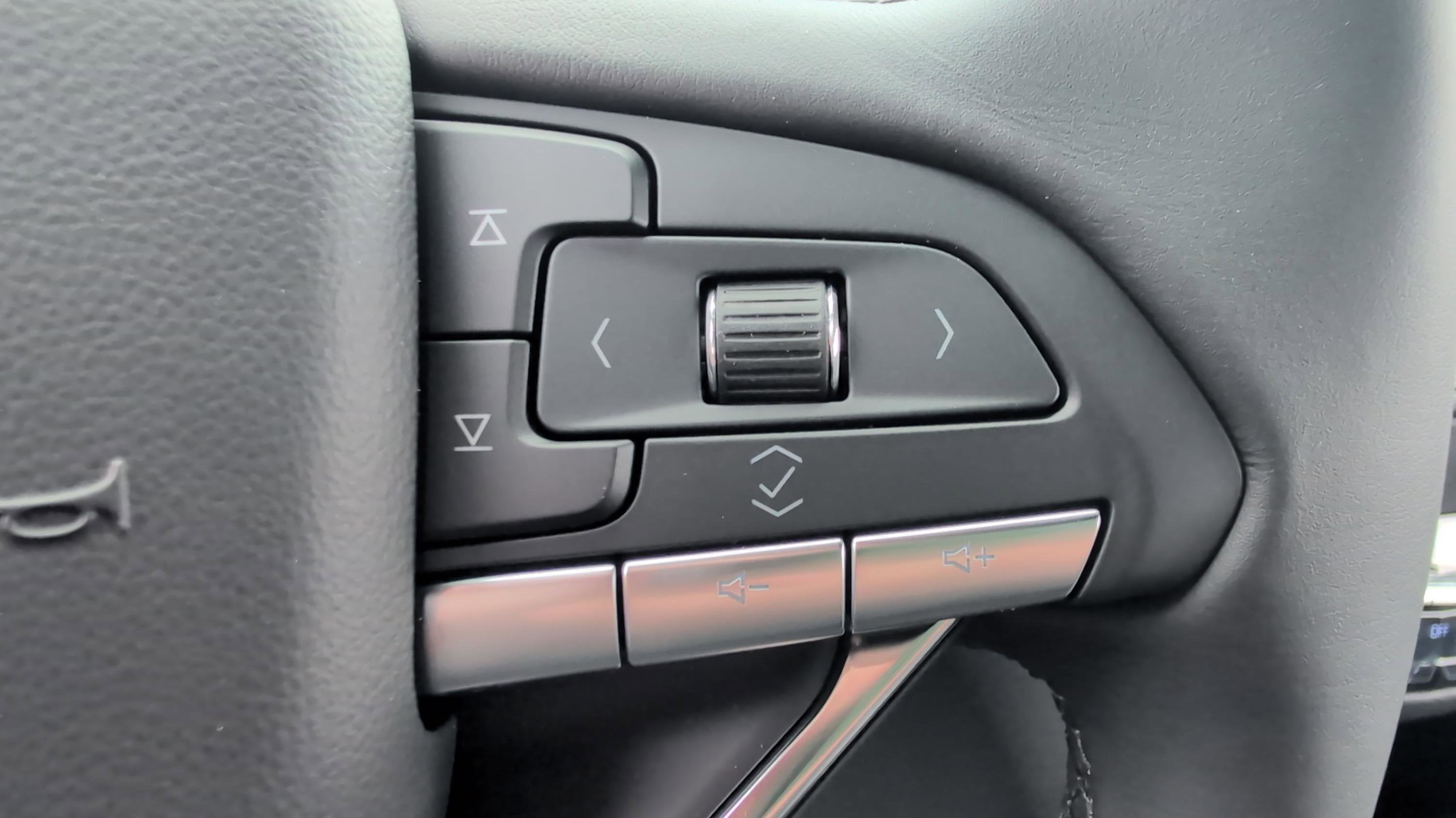 2025 Cadillac XT6 FWD Luxury