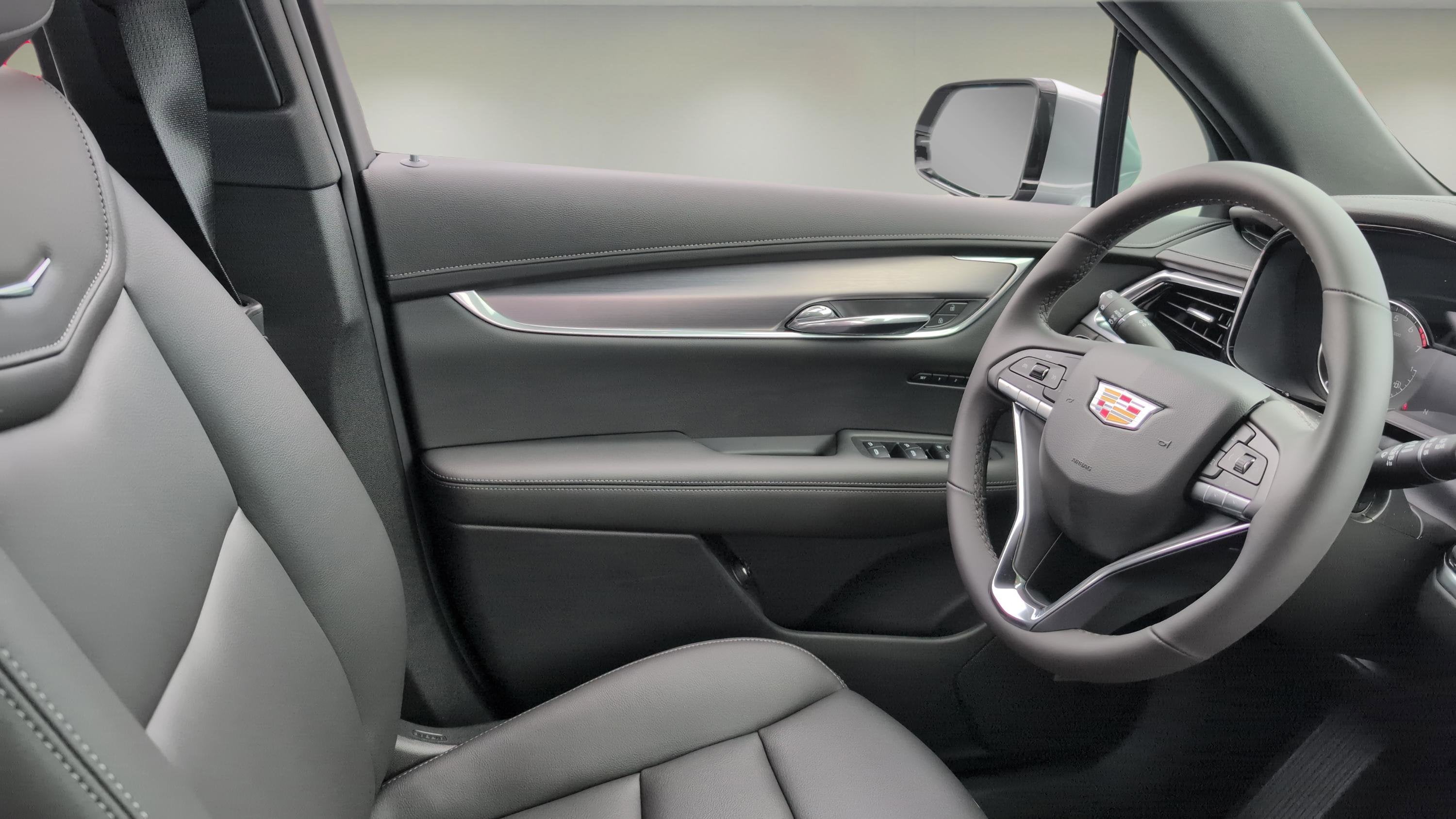 2025 Cadillac XT6 FWD Luxury