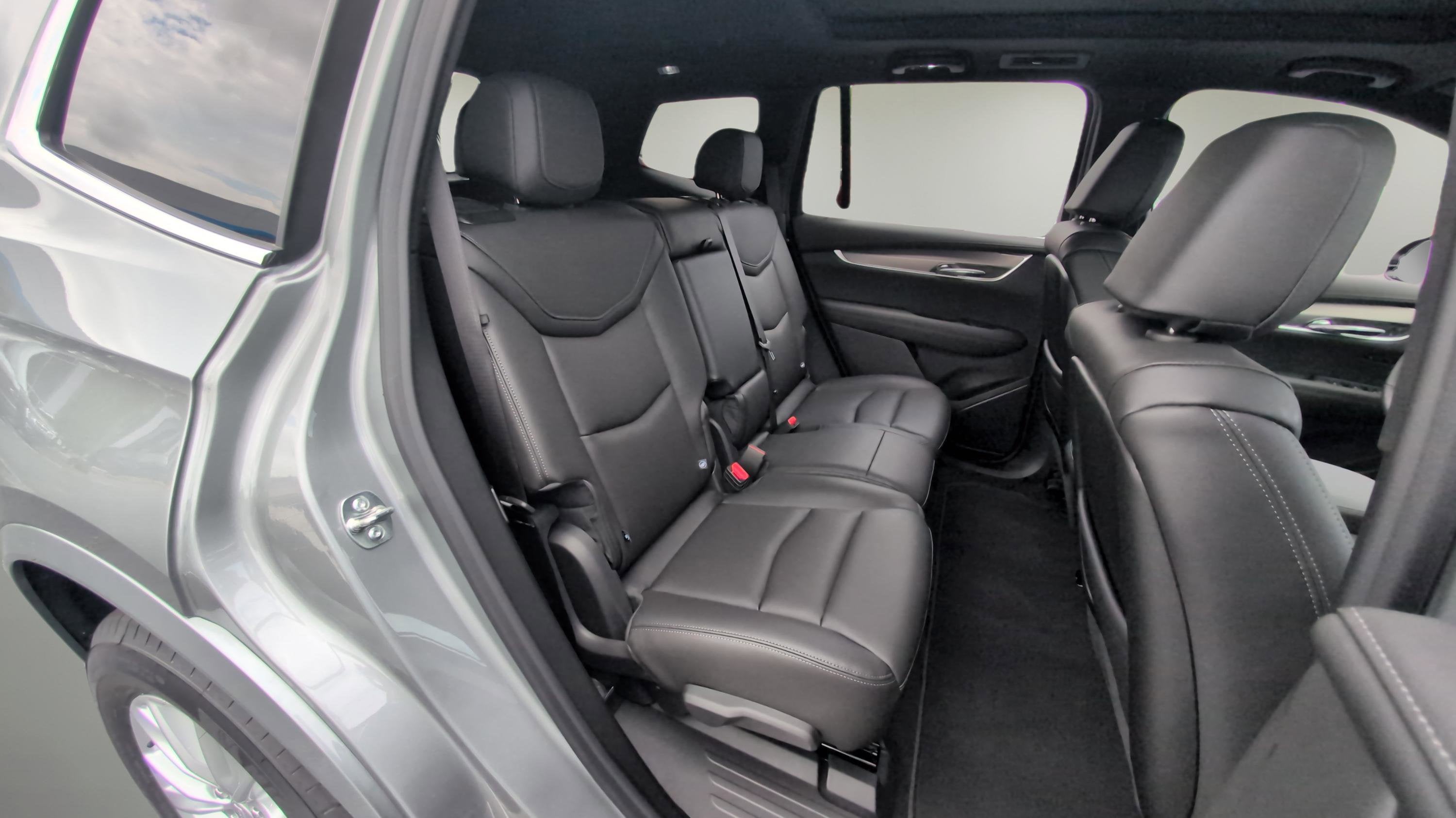 2025 Cadillac XT6 FWD Luxury