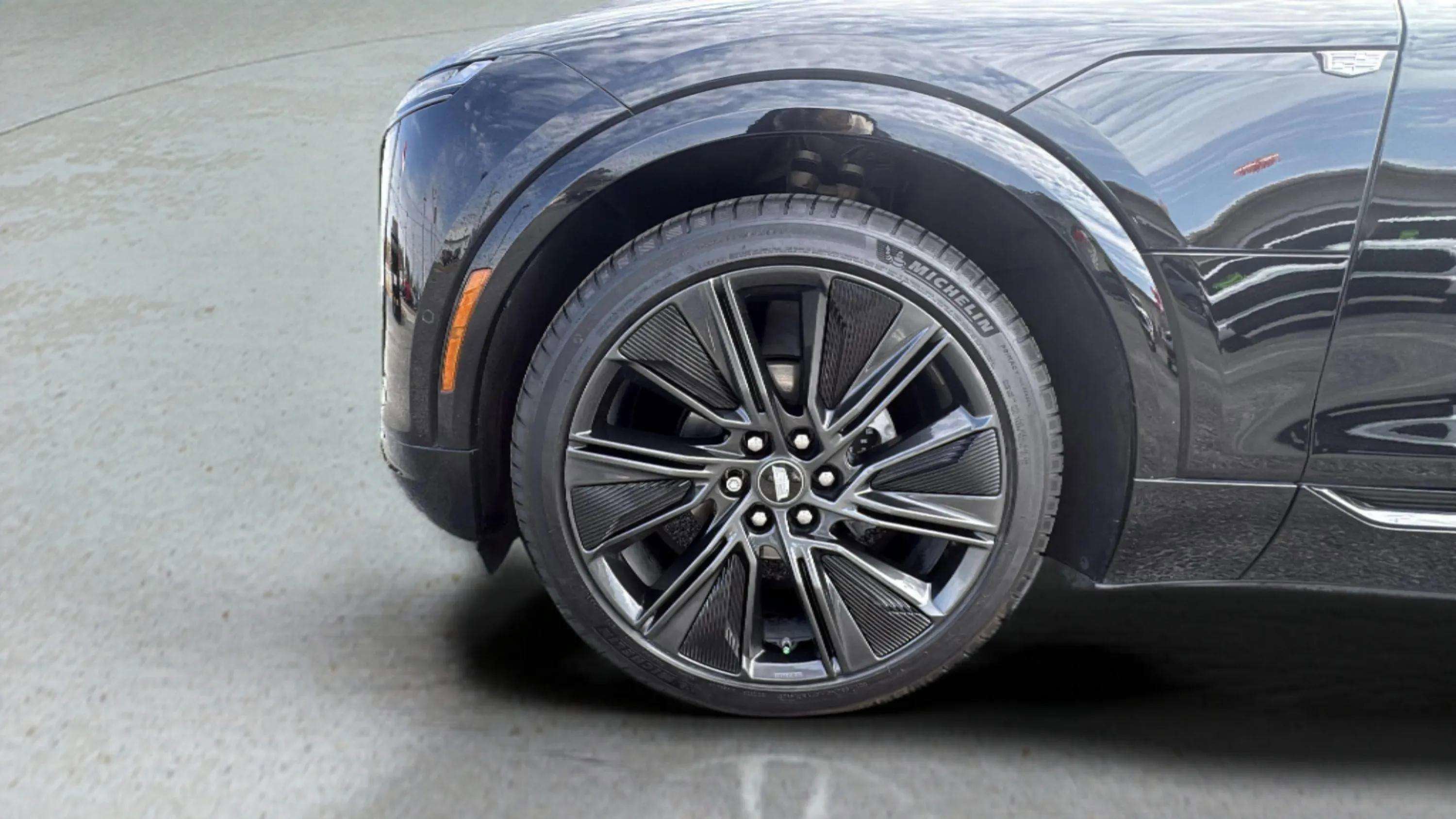 2024 Cadillac LYRIQ Sport