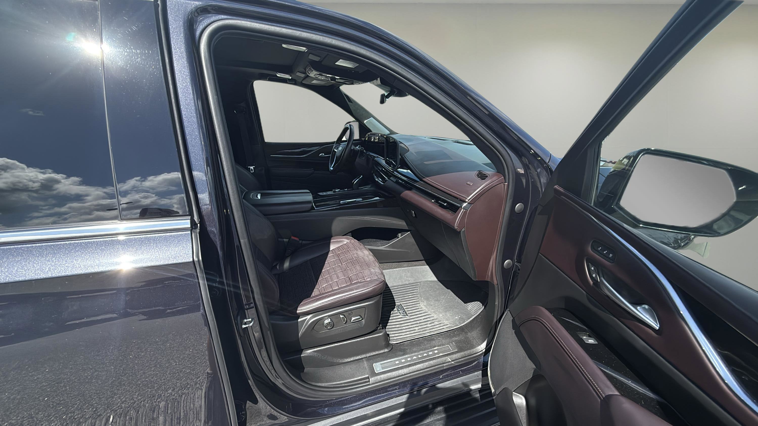 2023 Cadillac Escalade 4WD Premium Luxury Platinum