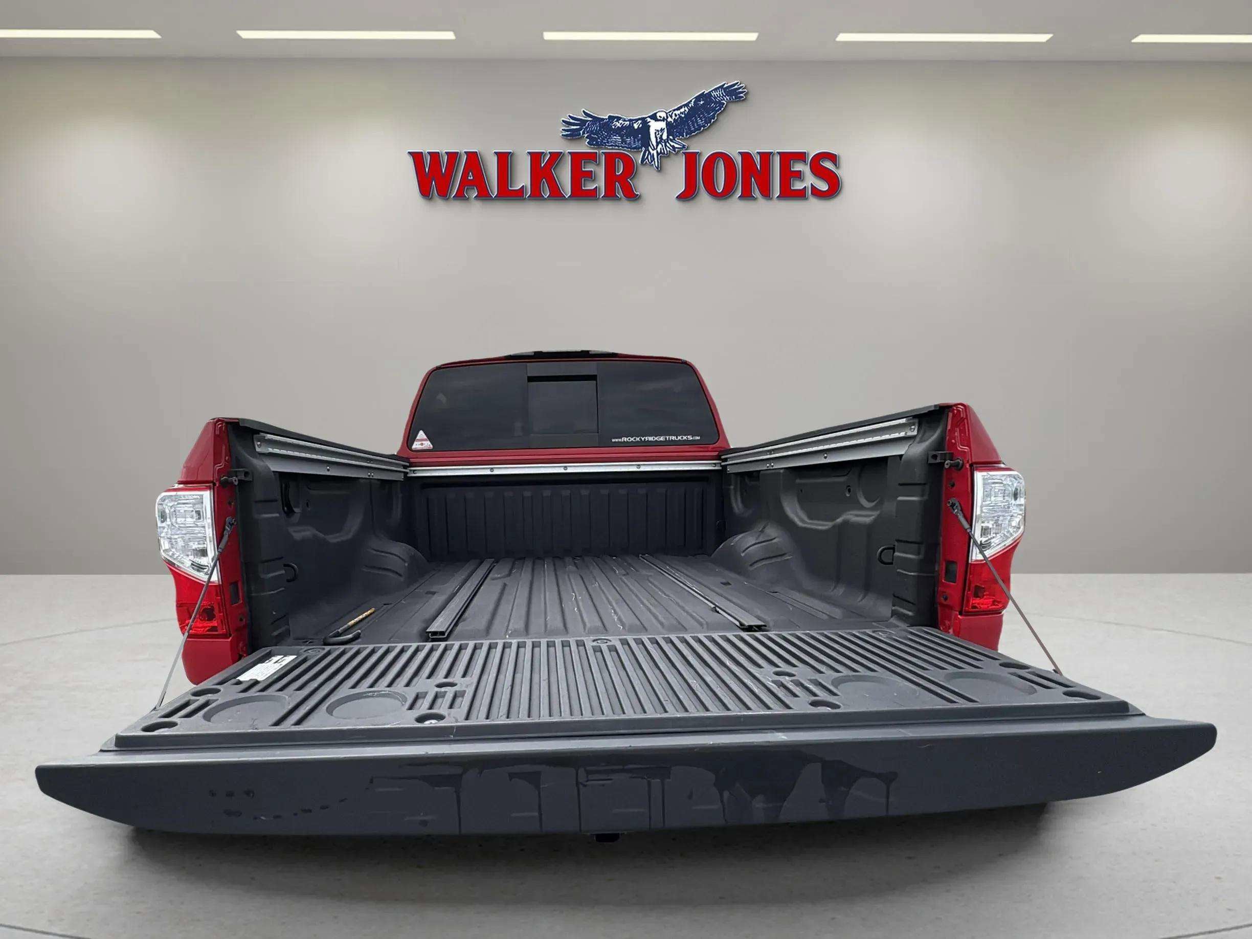 2021 Nissan Titan SV