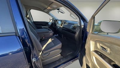 2023 Nissan Titan SV