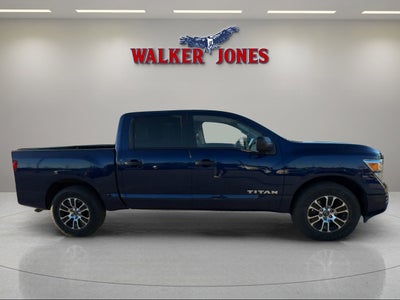 2023 Nissan Titan SV