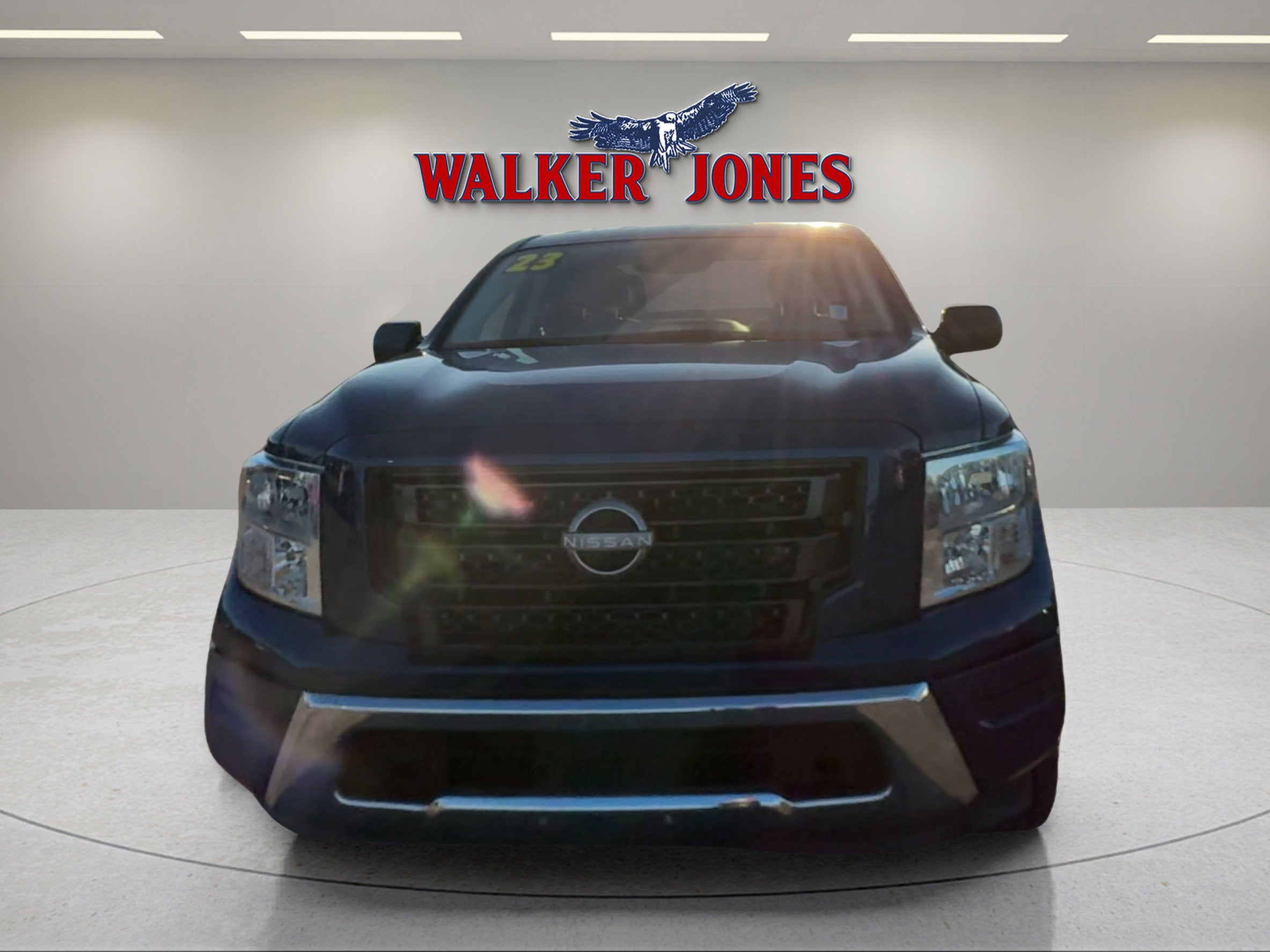 2023 Nissan Titan SV