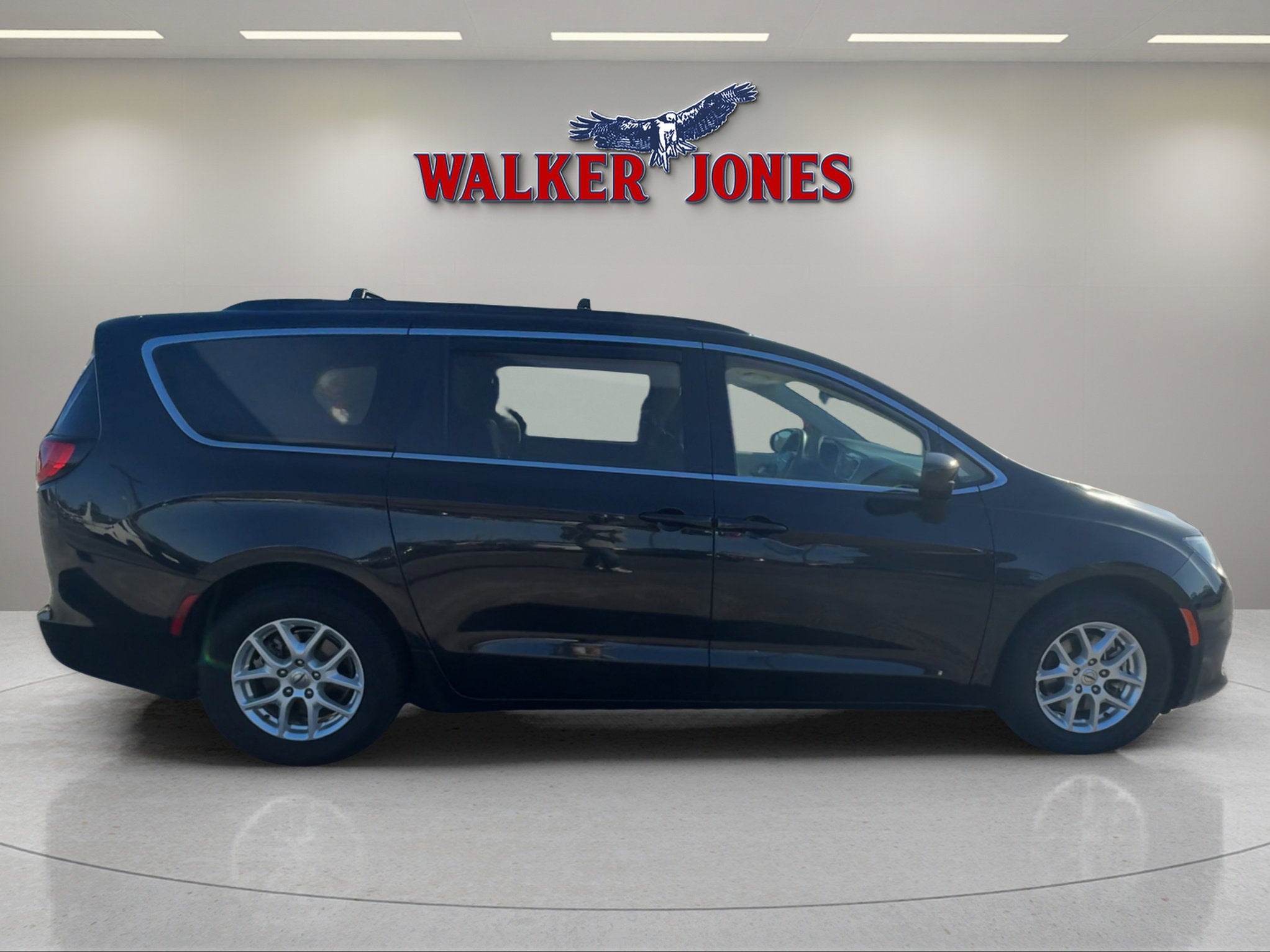 2021 Chrysler Voyager LXI