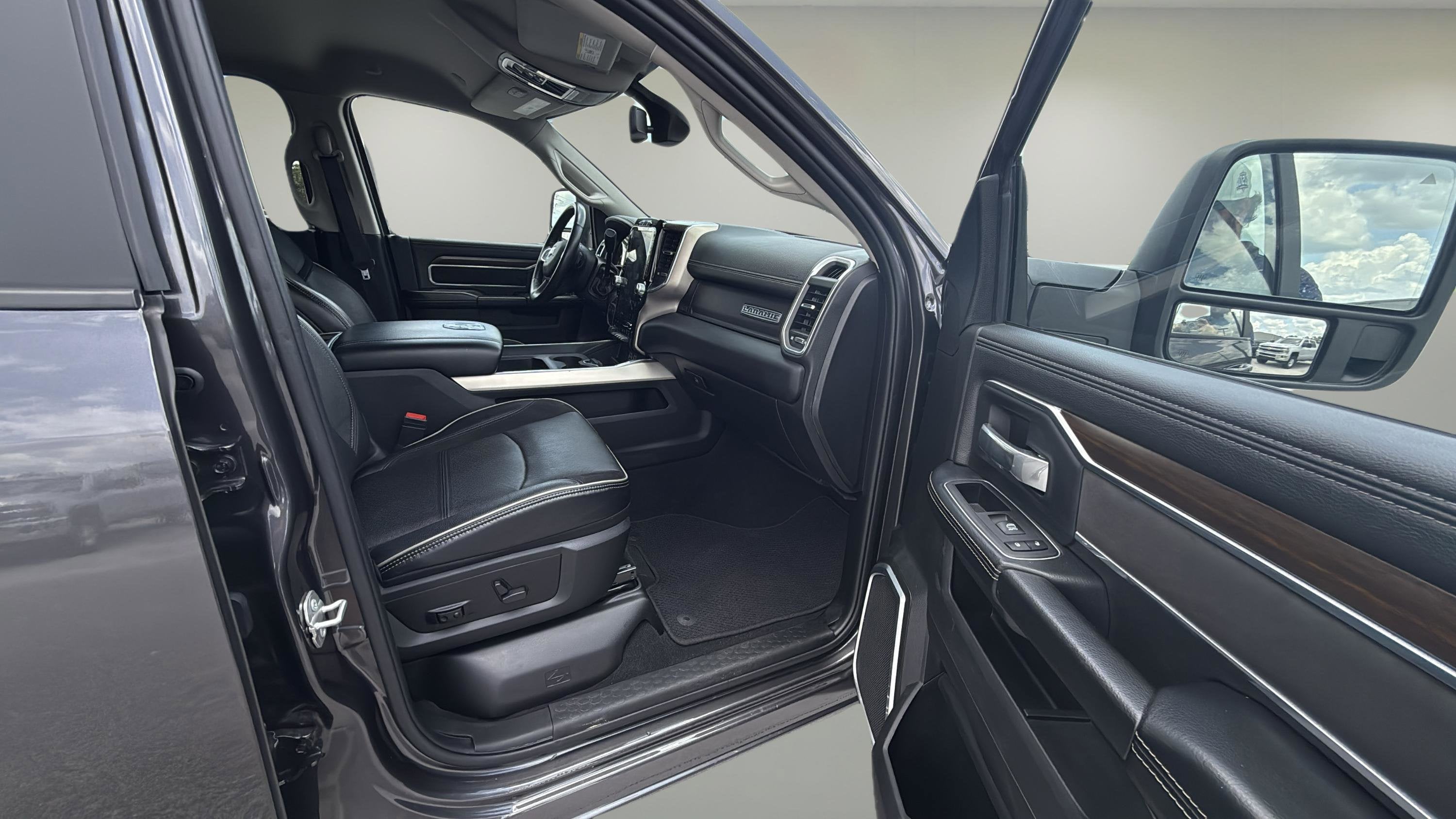 2024 RAM 3500 Laramie