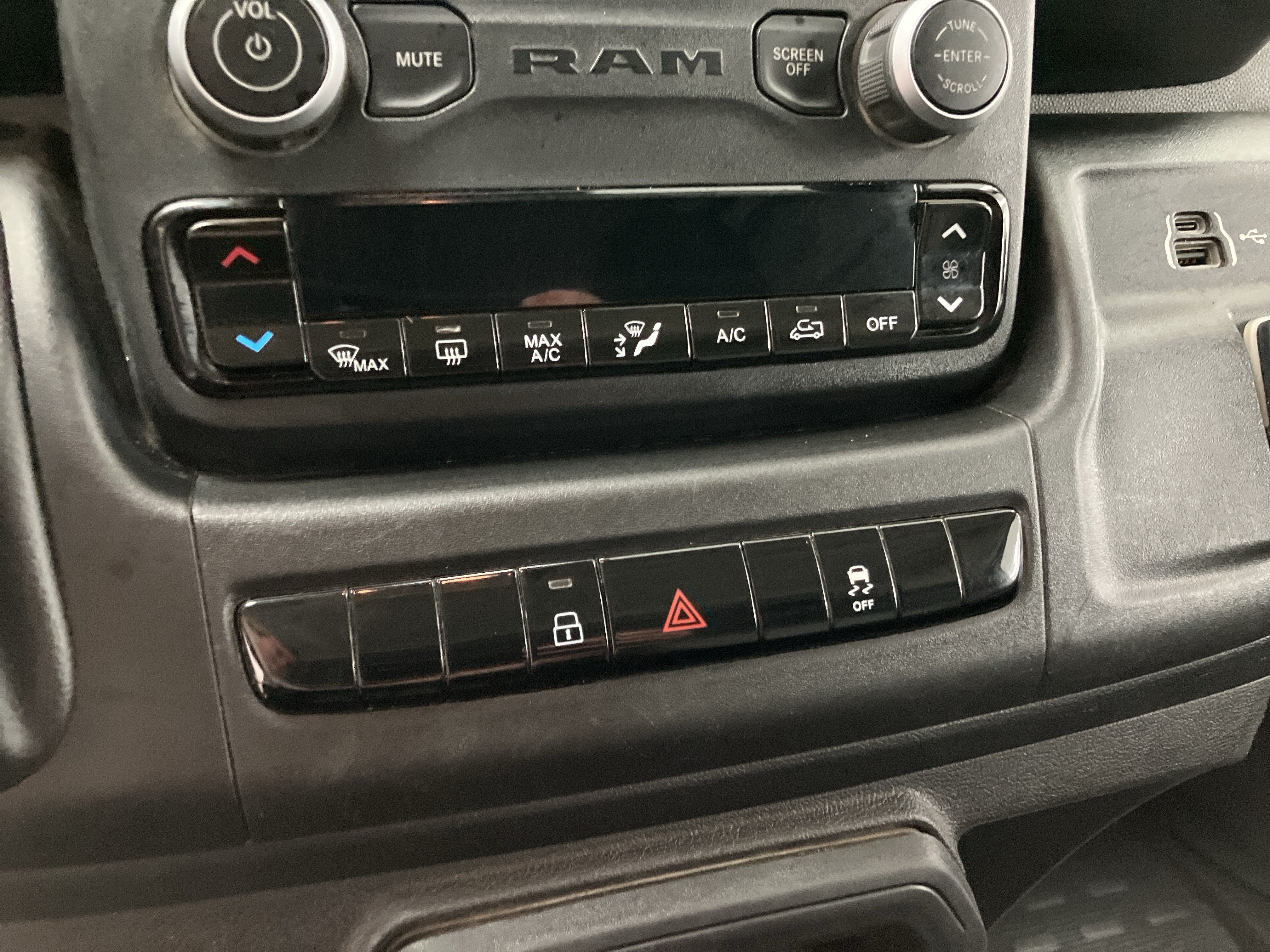 2024 RAM ProMaster Cargo Van Tradesman