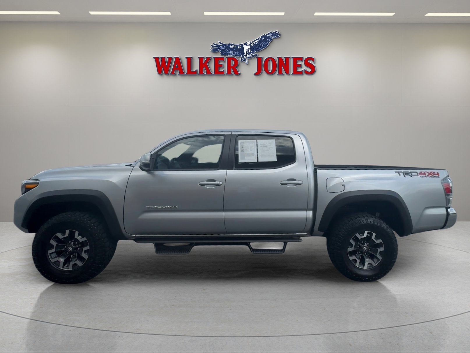 2022 Toyota Tacoma 4WD SR5