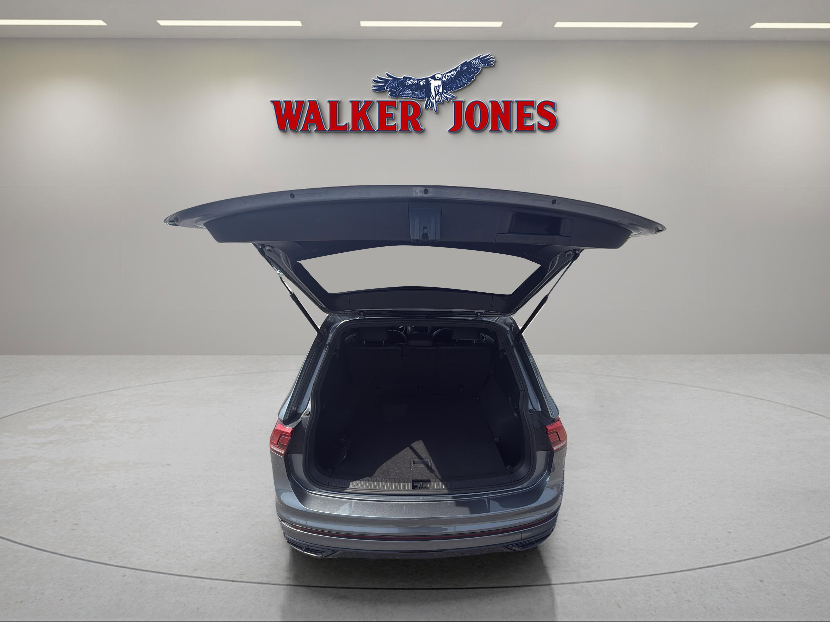 2023 Volkswagen Tiguan SE R-Line Black