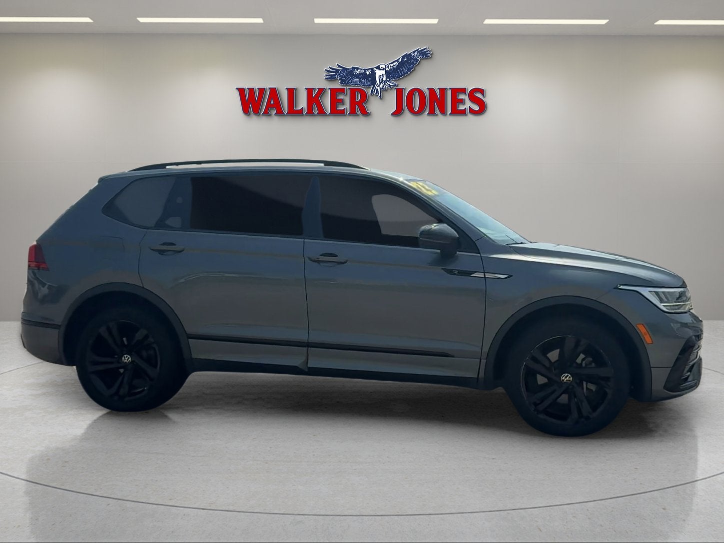 2023 Volkswagen Tiguan SE R-Line Black