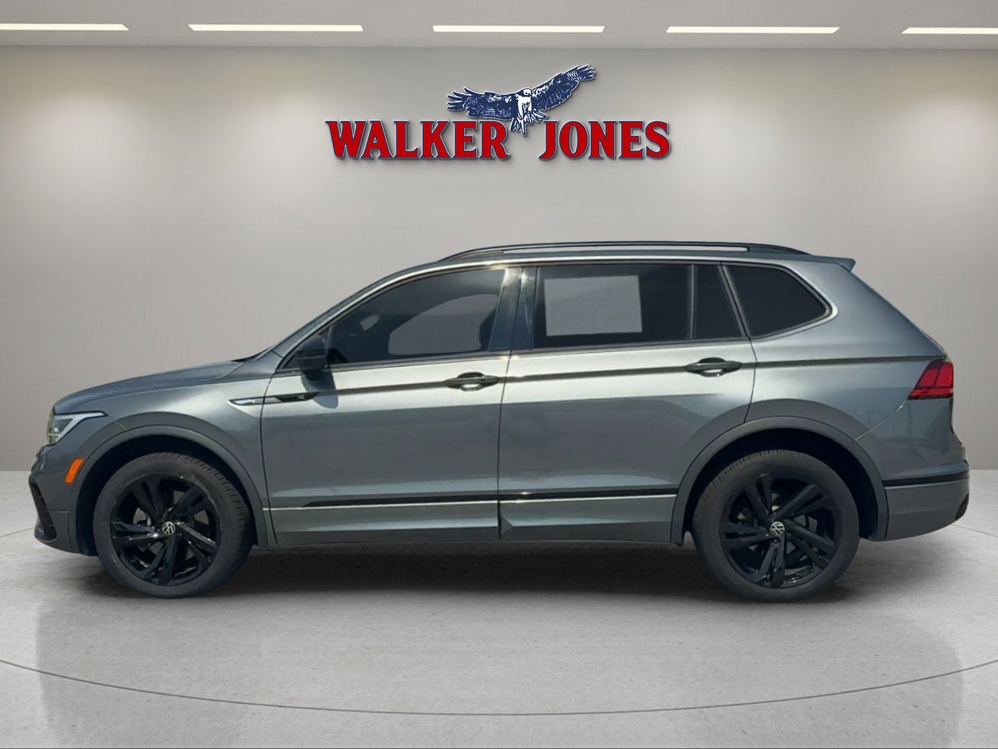 2023 Volkswagen Tiguan SE R-Line Black