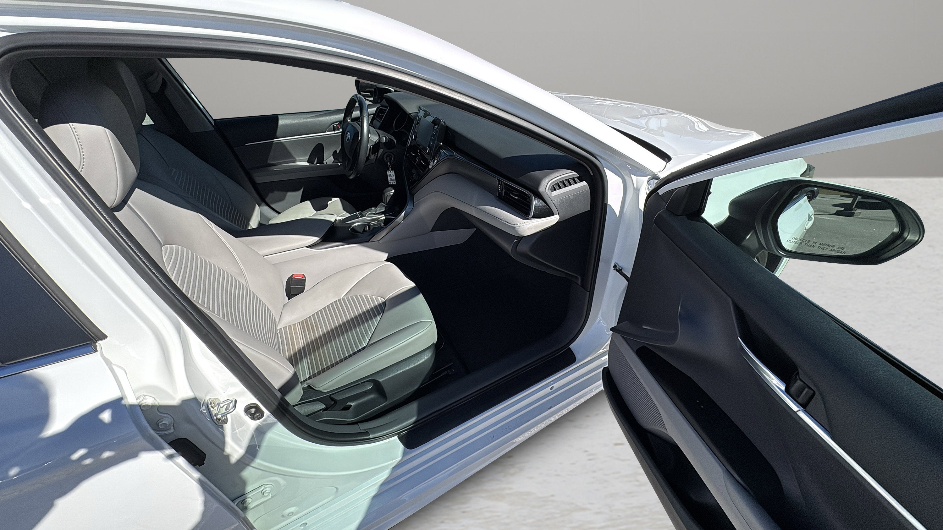 2023 Toyota Camry SE AUTO