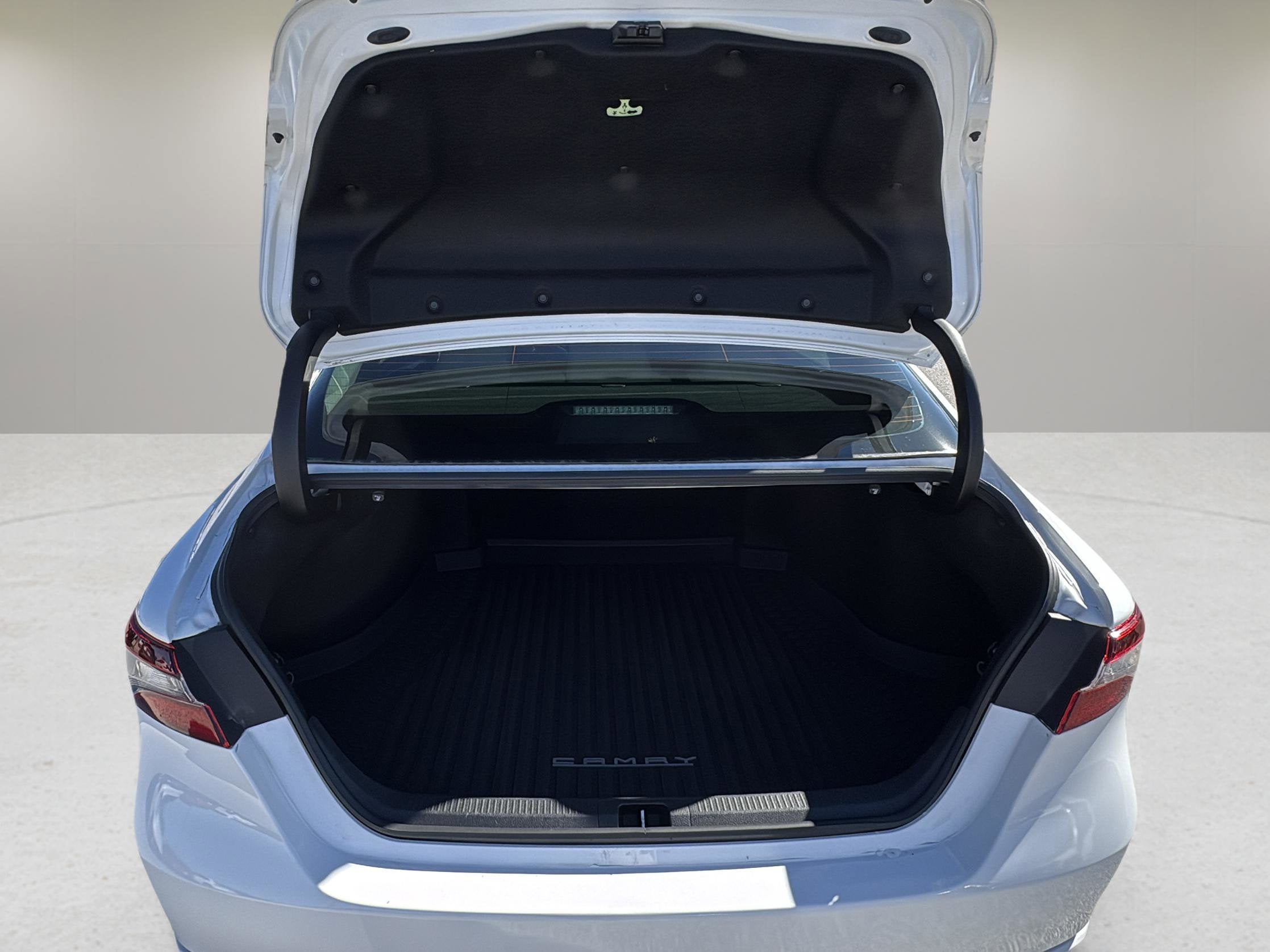 2023 Toyota Camry SE AUTO