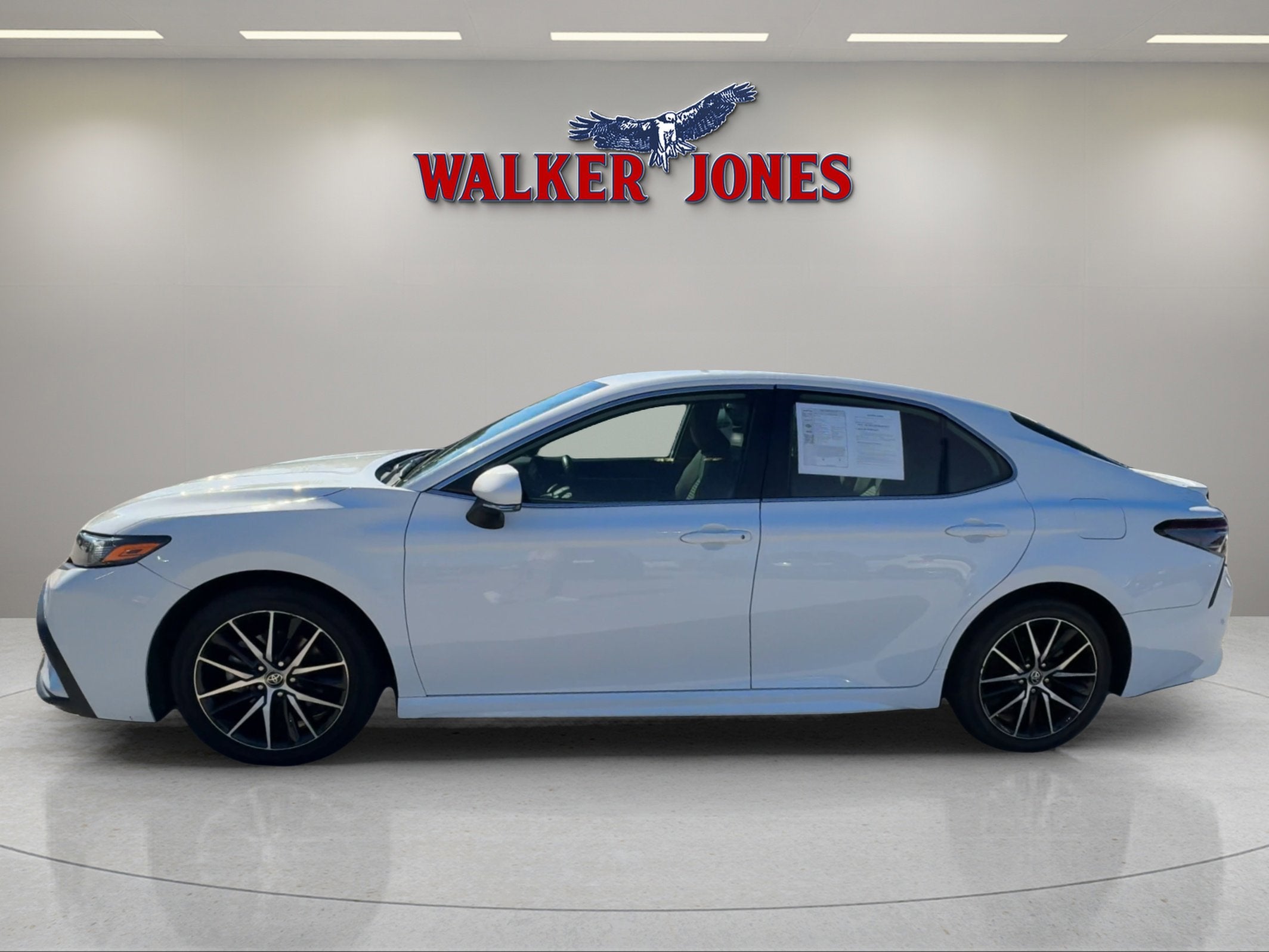 2023 Toyota Camry SE AUTO