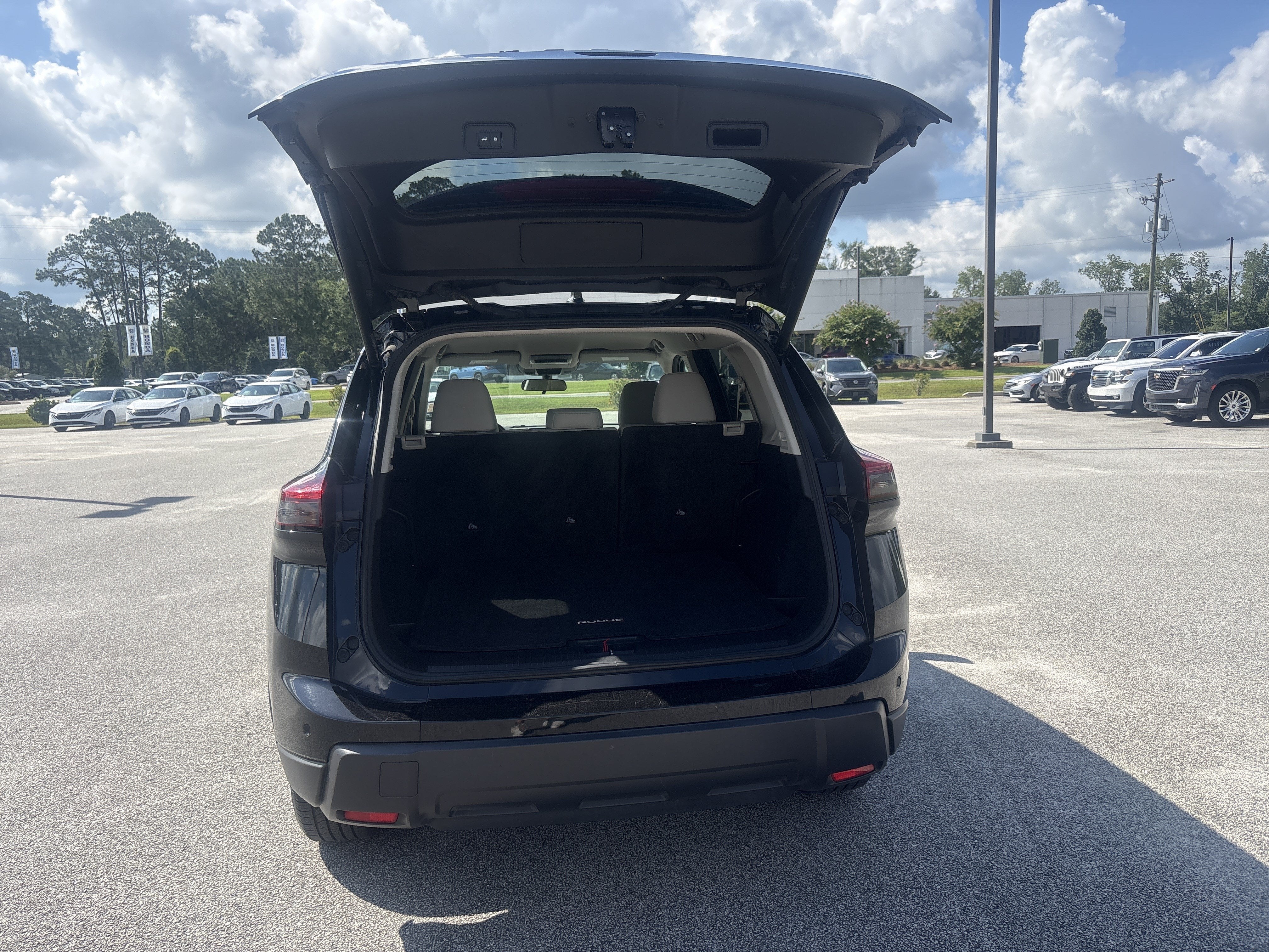 2025 Nissan Rogue SV