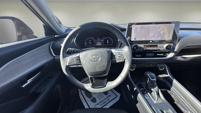 2025 Toyota Grand Highlander LE