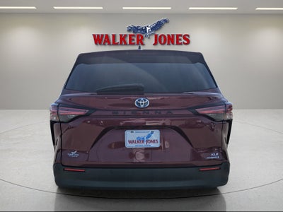 2021 Toyota Sienna XLE