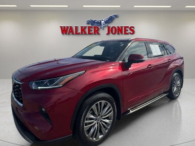 2023 Toyota Highlander Base