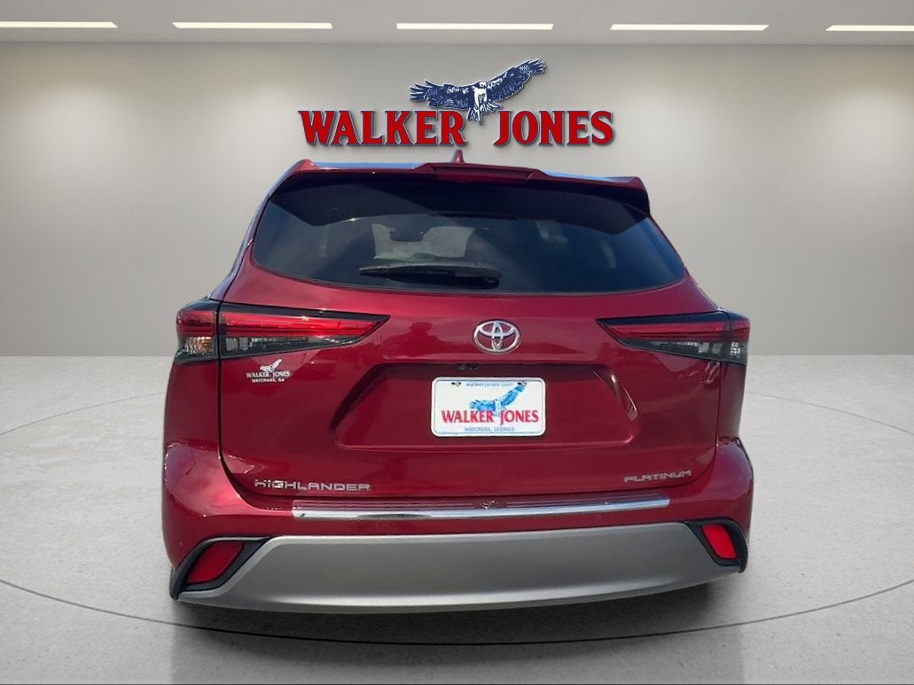 2023 Toyota Highlander Base