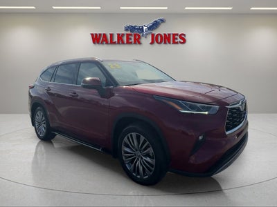 2023 Toyota Highlander Base