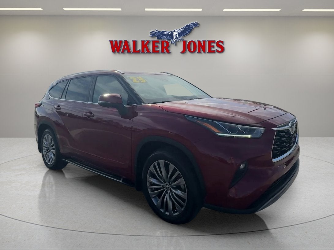 2023 Toyota Highlander Base