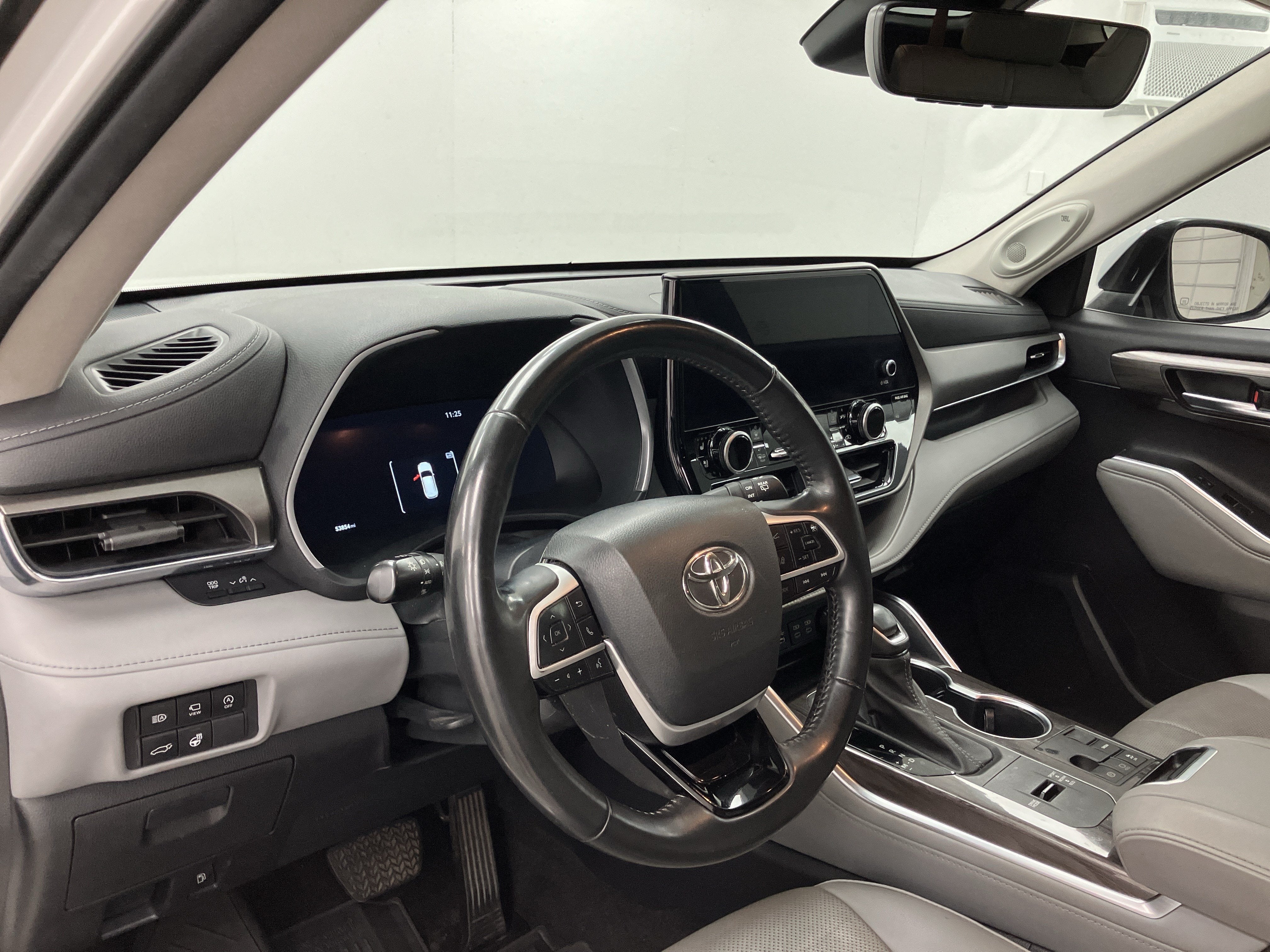 2023 Toyota Highlander Base