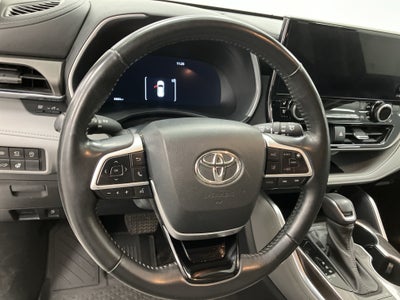 2023 Toyota Highlander Base