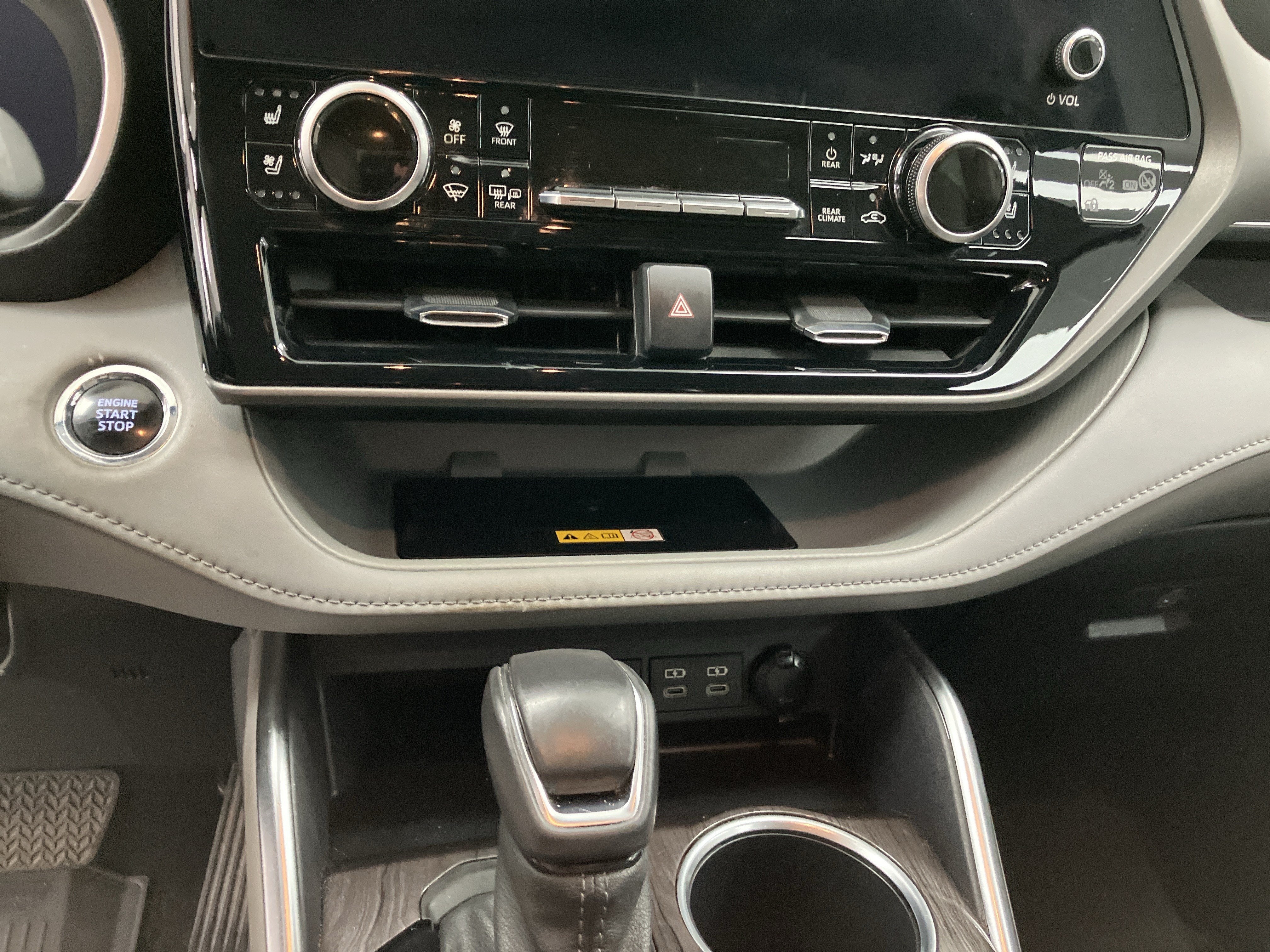 2023 Toyota Highlander Base
