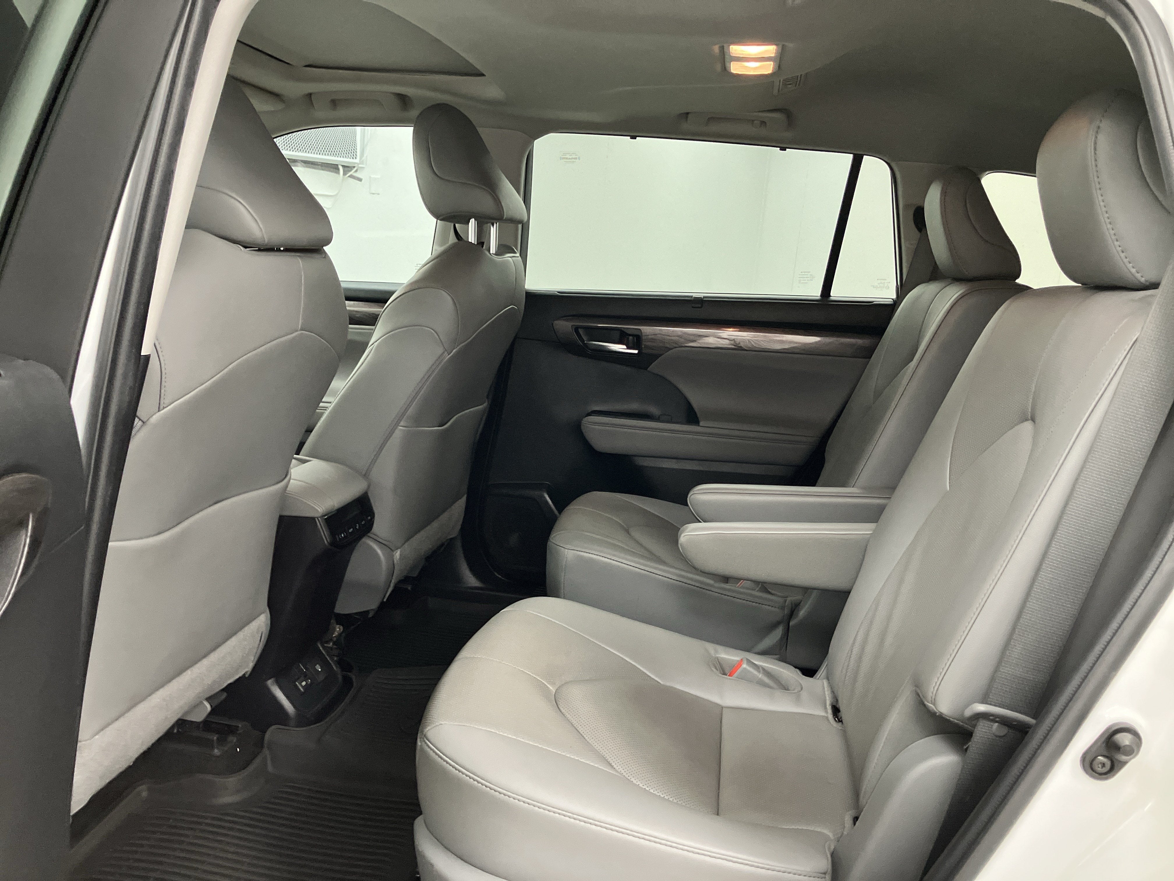 2023 Toyota Highlander Base