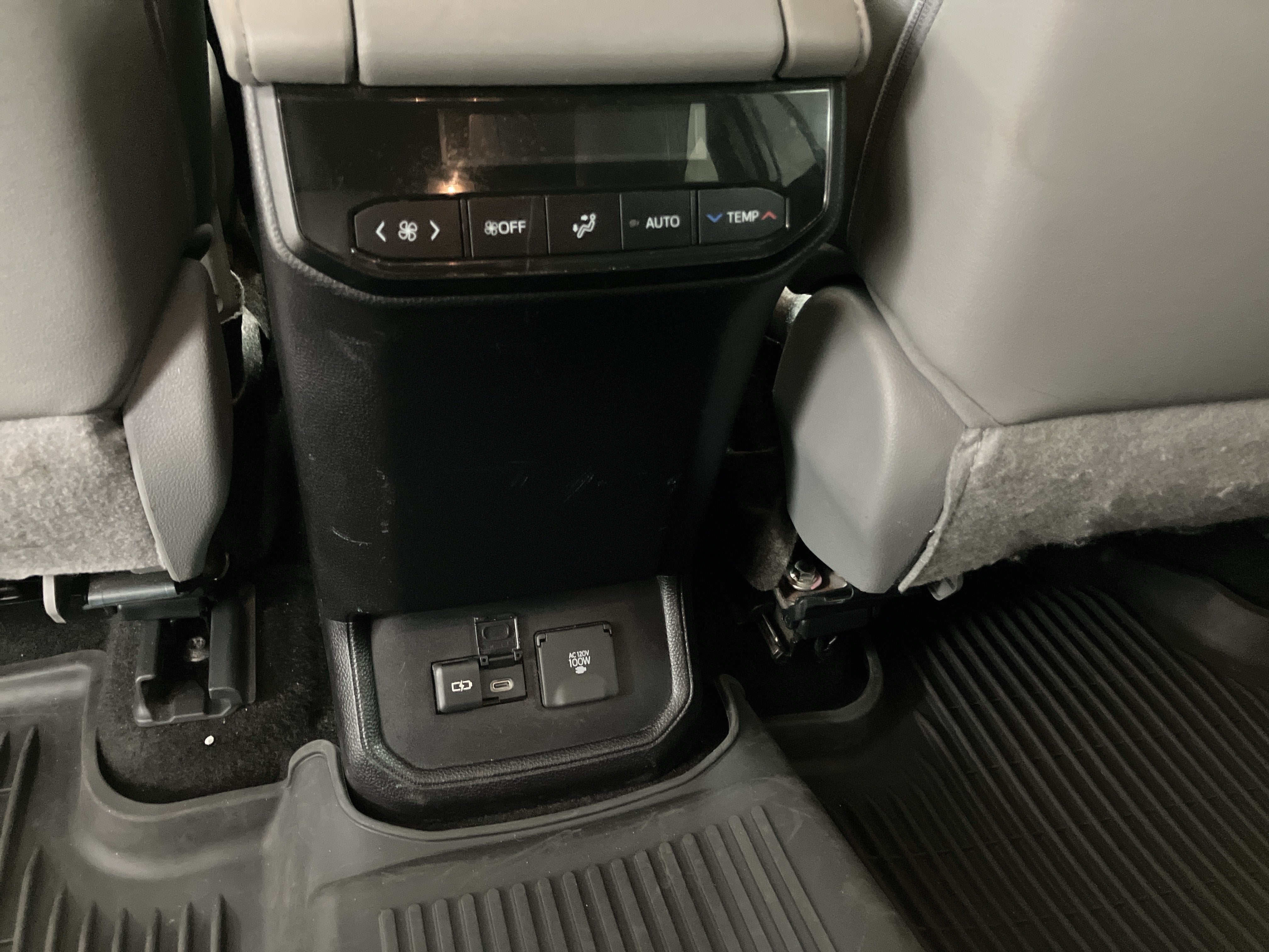 2023 Toyota Highlander Base
