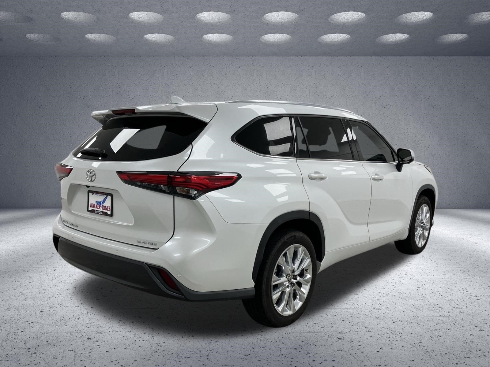 2023 Toyota Highlander Base